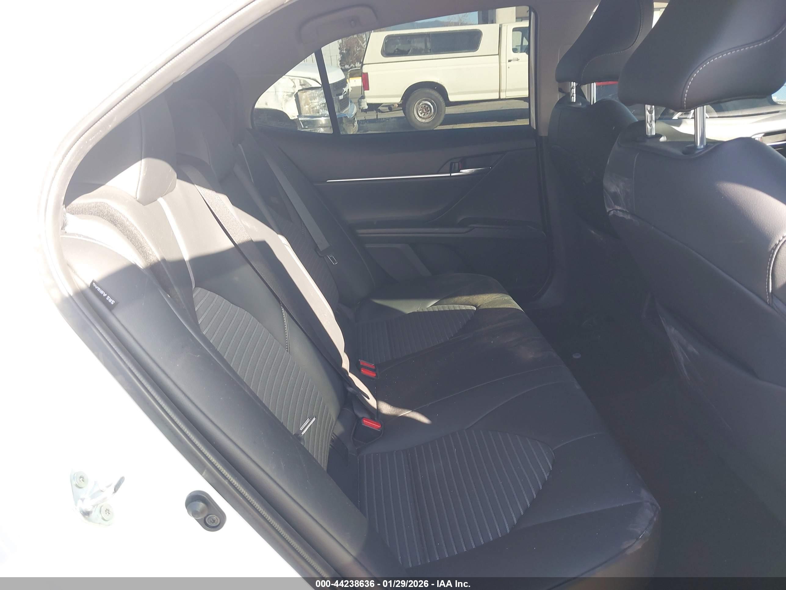 TOYOTA CAMRY image 8