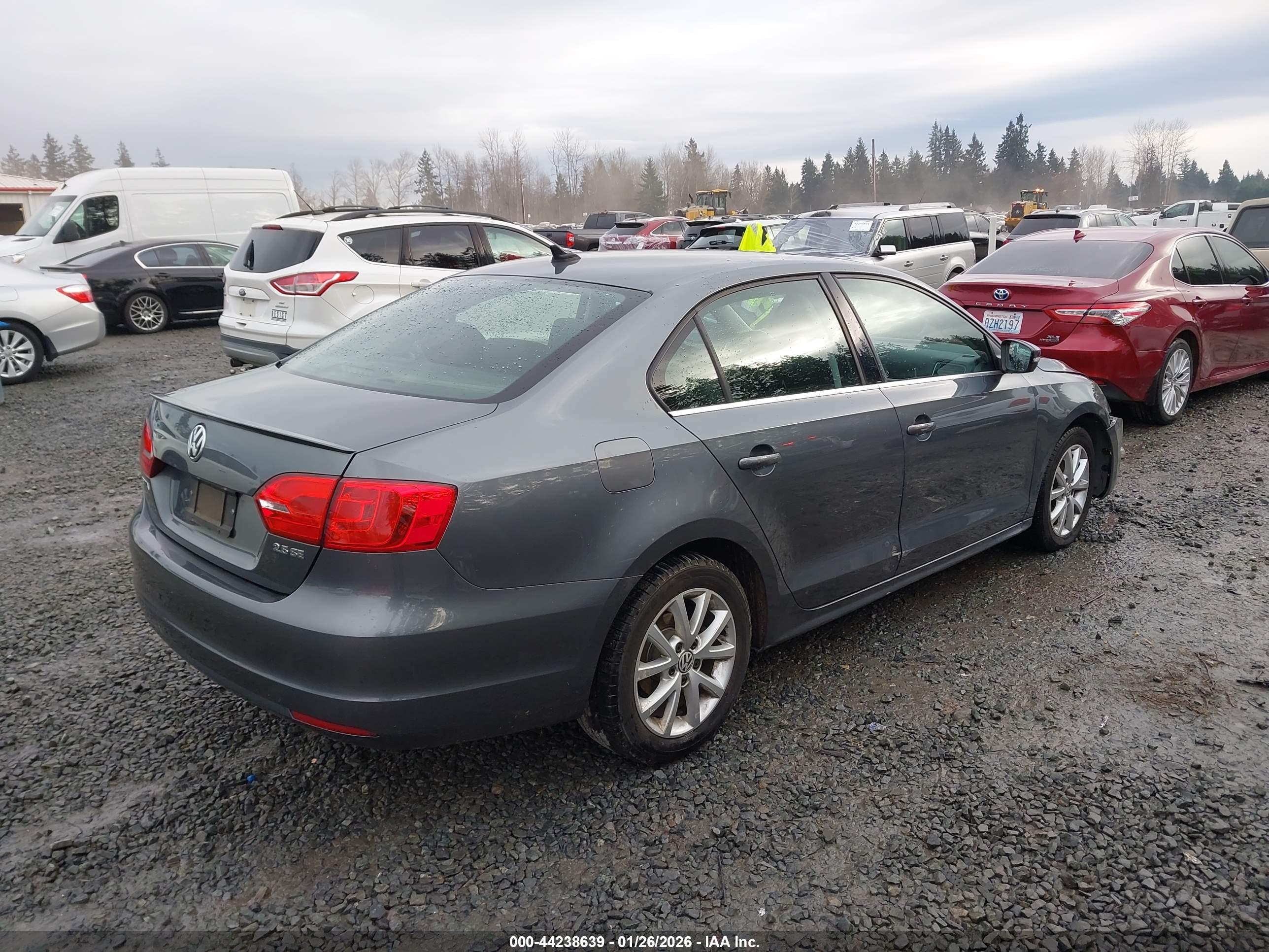 VOLKSWAGEN JETTA image 4