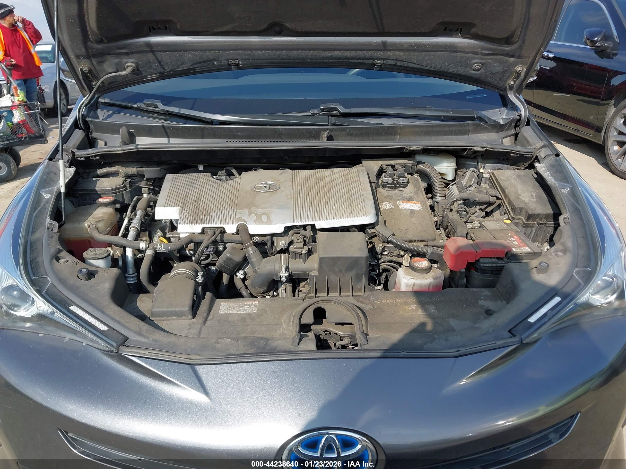 TOYOTA PRIUS image 10