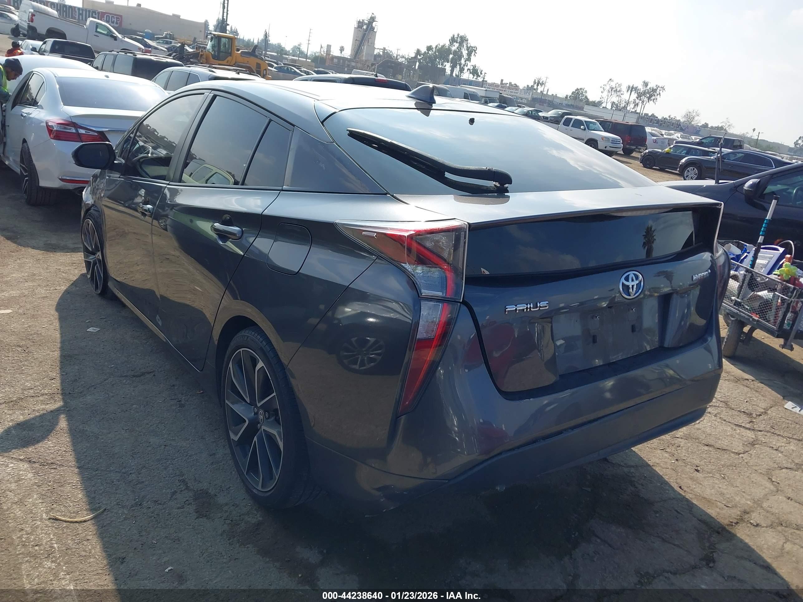 TOYOTA PRIUS image 3