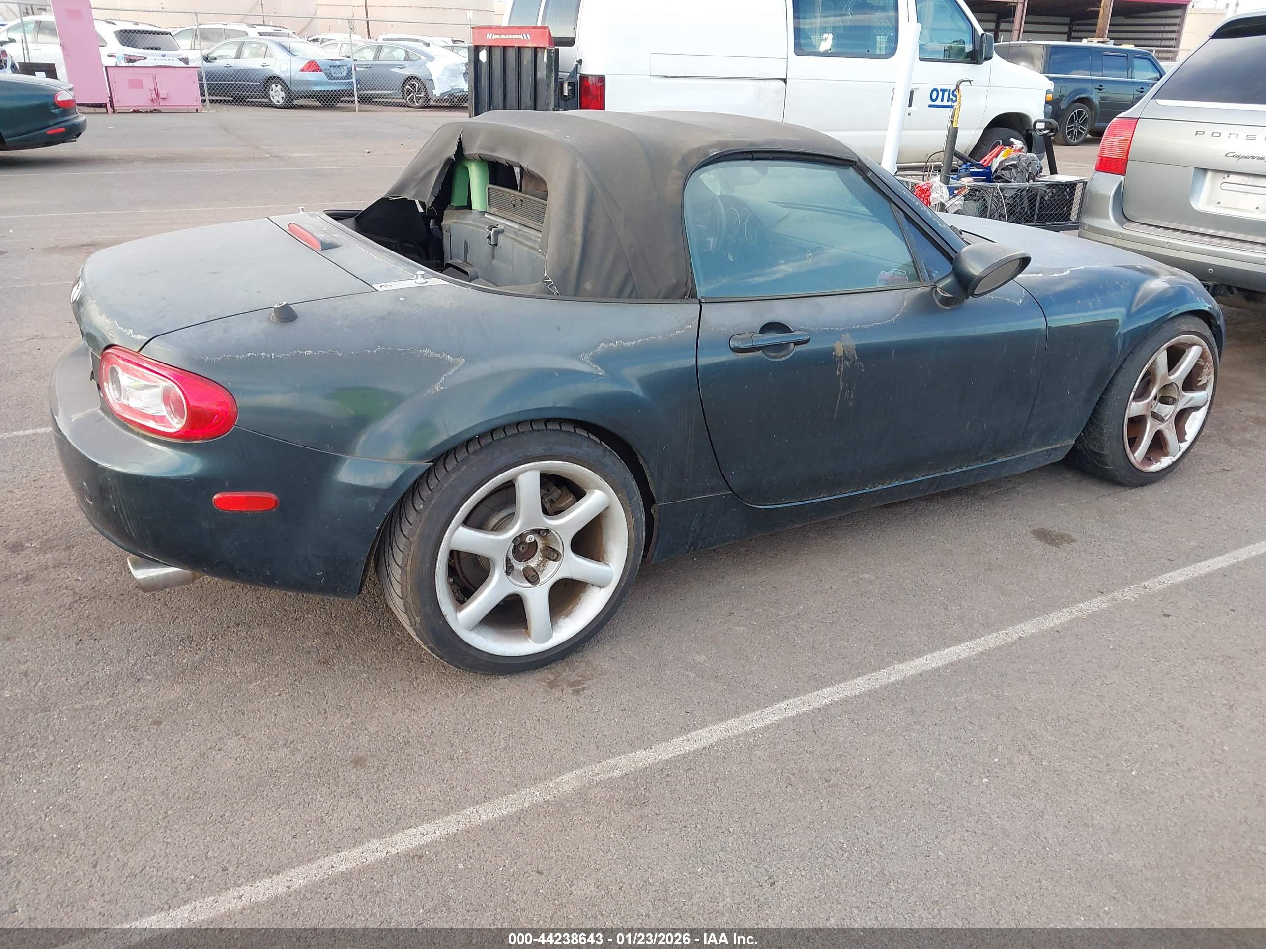 MAZDA MX-5 image 4