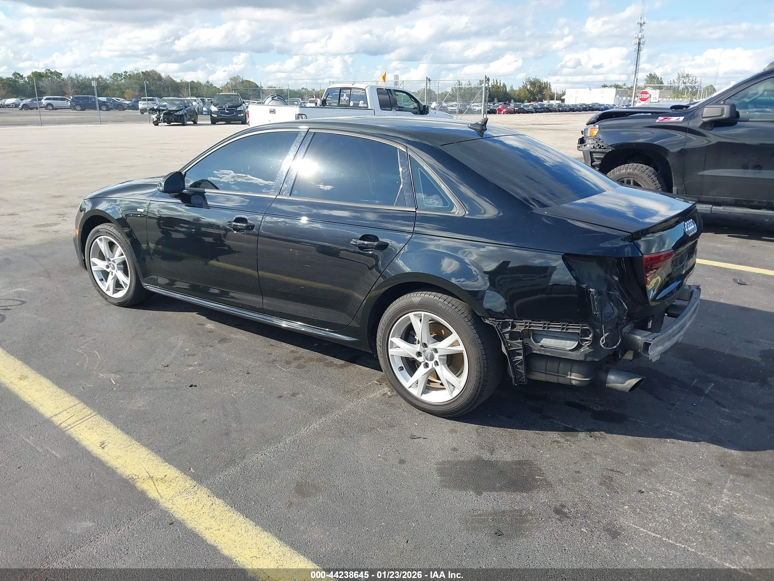 AUDI A4 image 3
