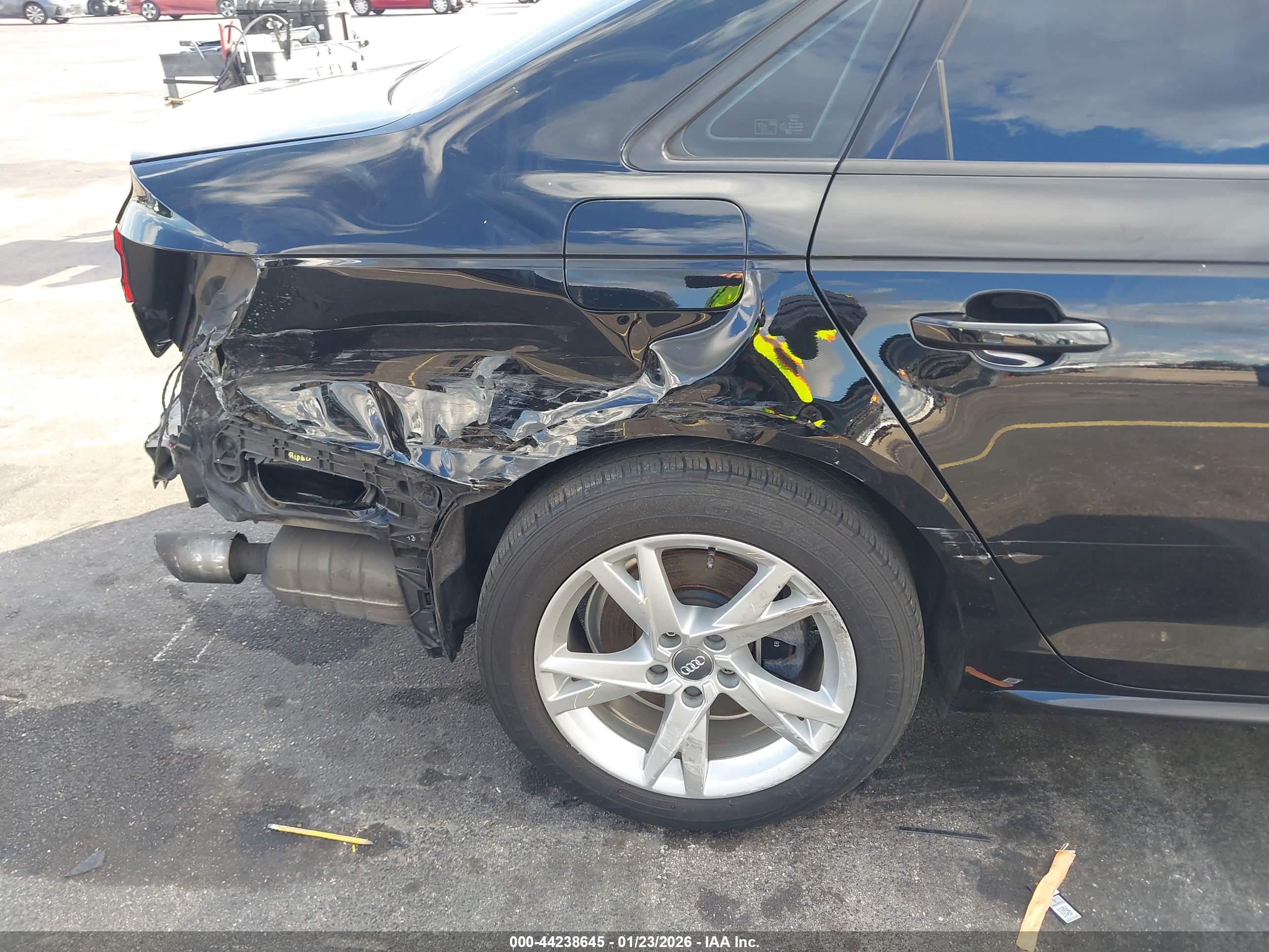 AUDI A4 image 6