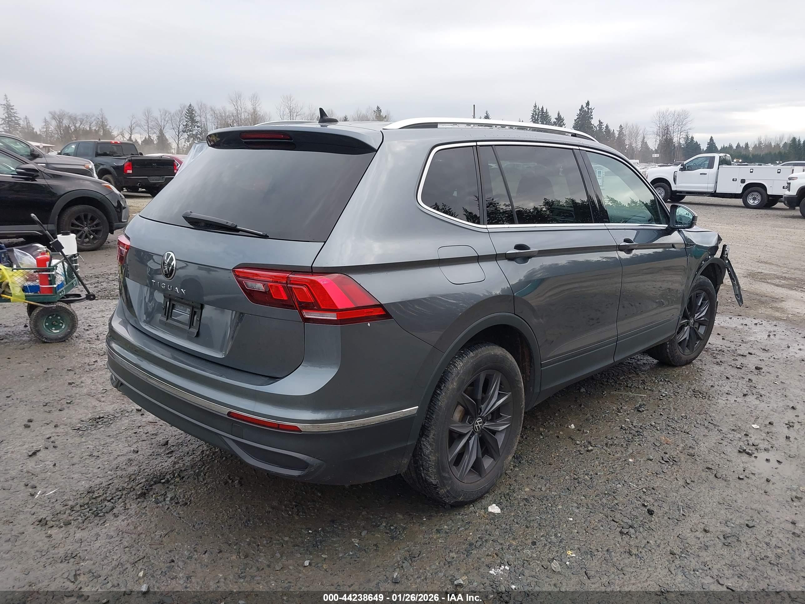 VOLKSWAGEN TIGUAN image 4