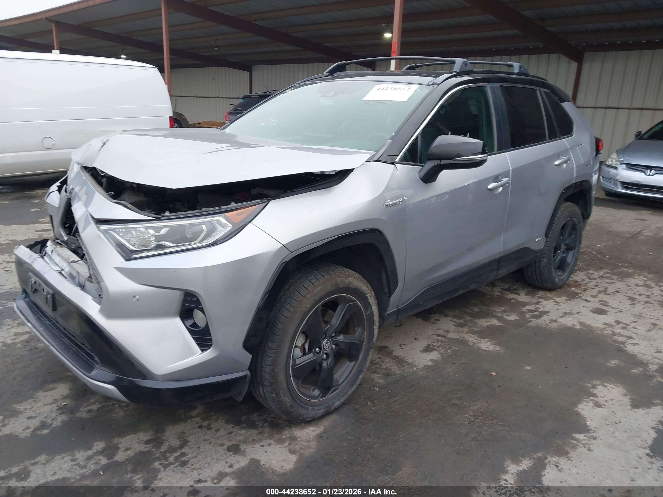 TOYOTA RAV4 image 2