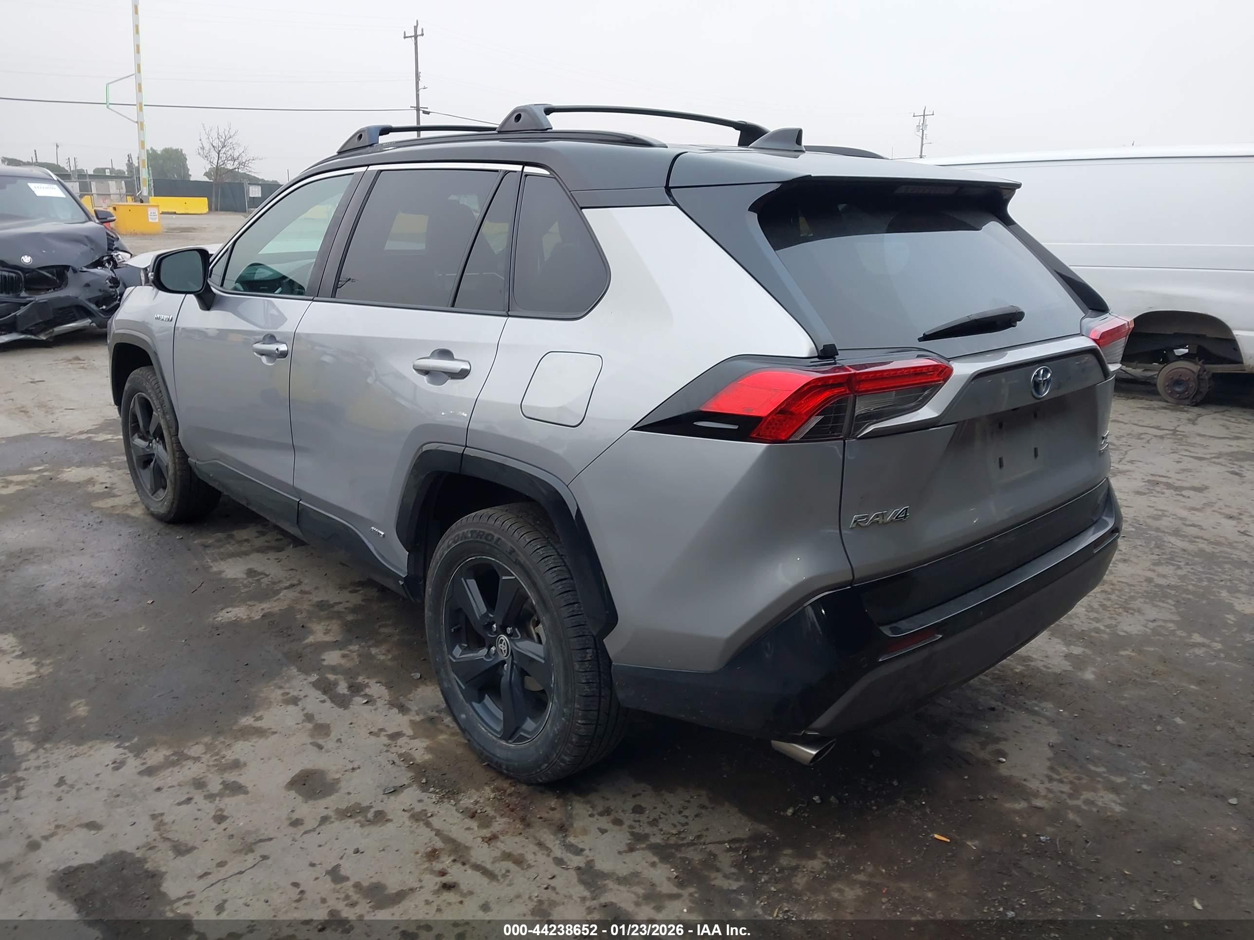 TOYOTA RAV4 image 3