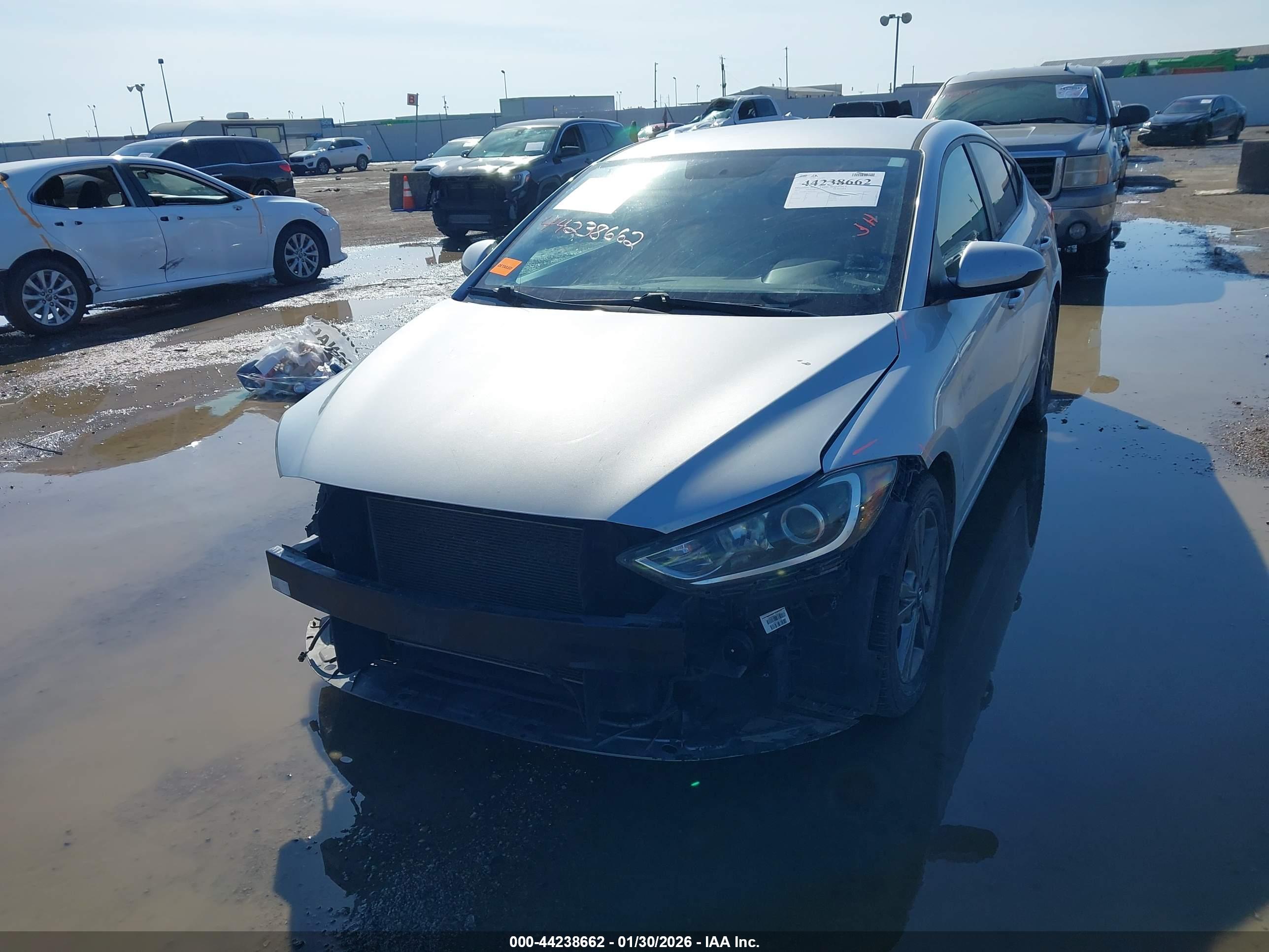 HYUNDAI ELANTRA image 6
