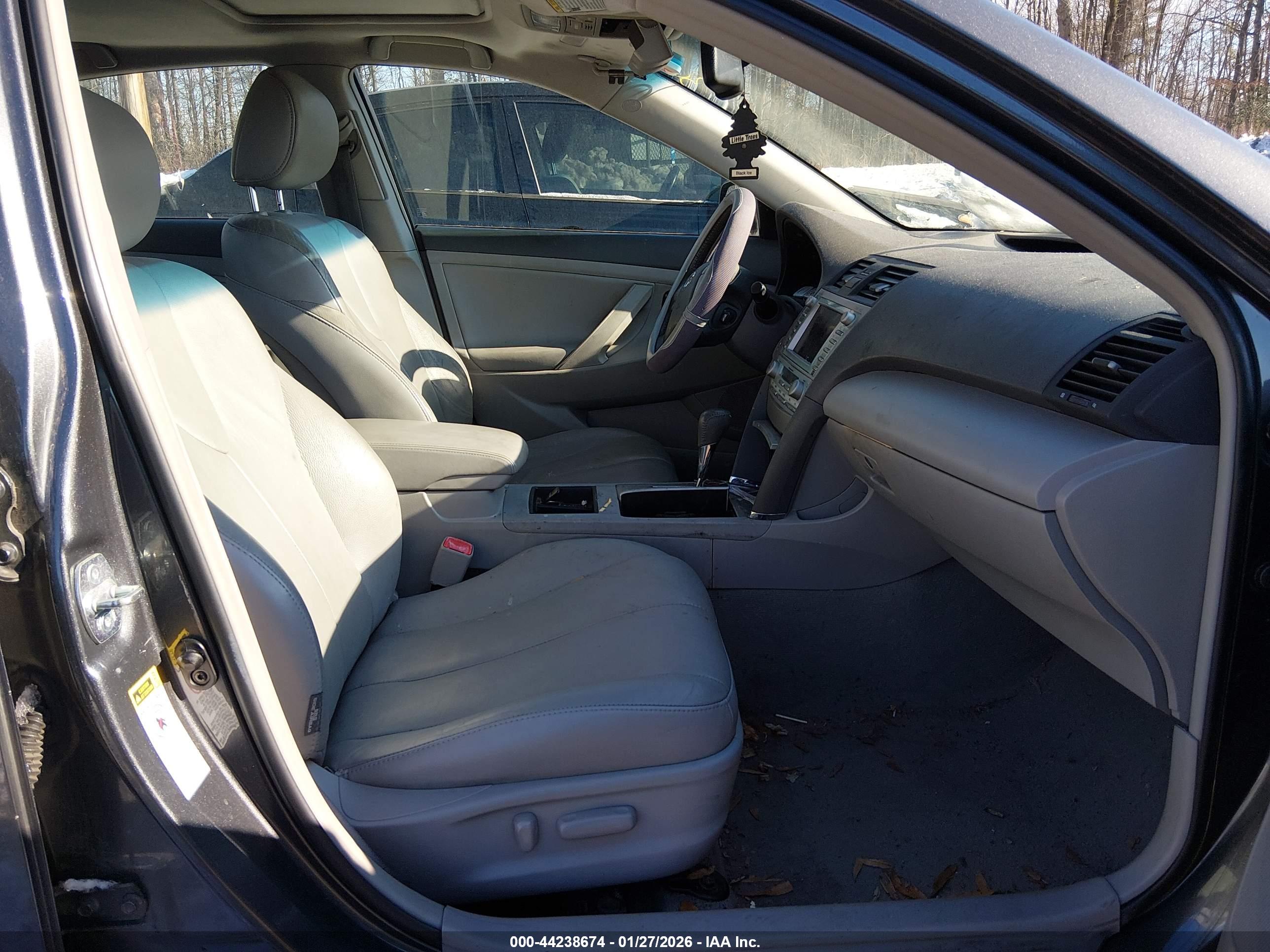 TOYOTA CAMRY image 5