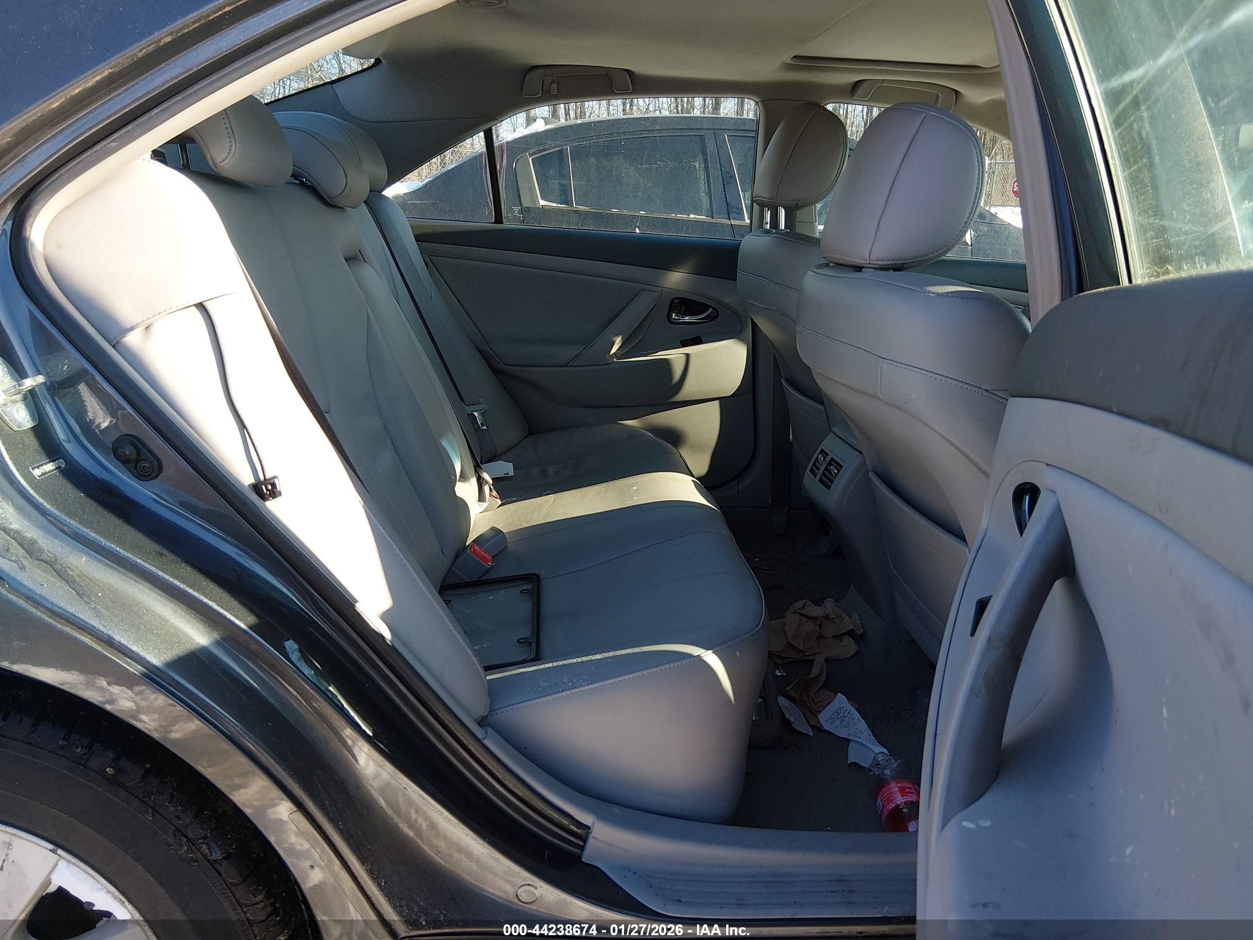 TOYOTA CAMRY image 8