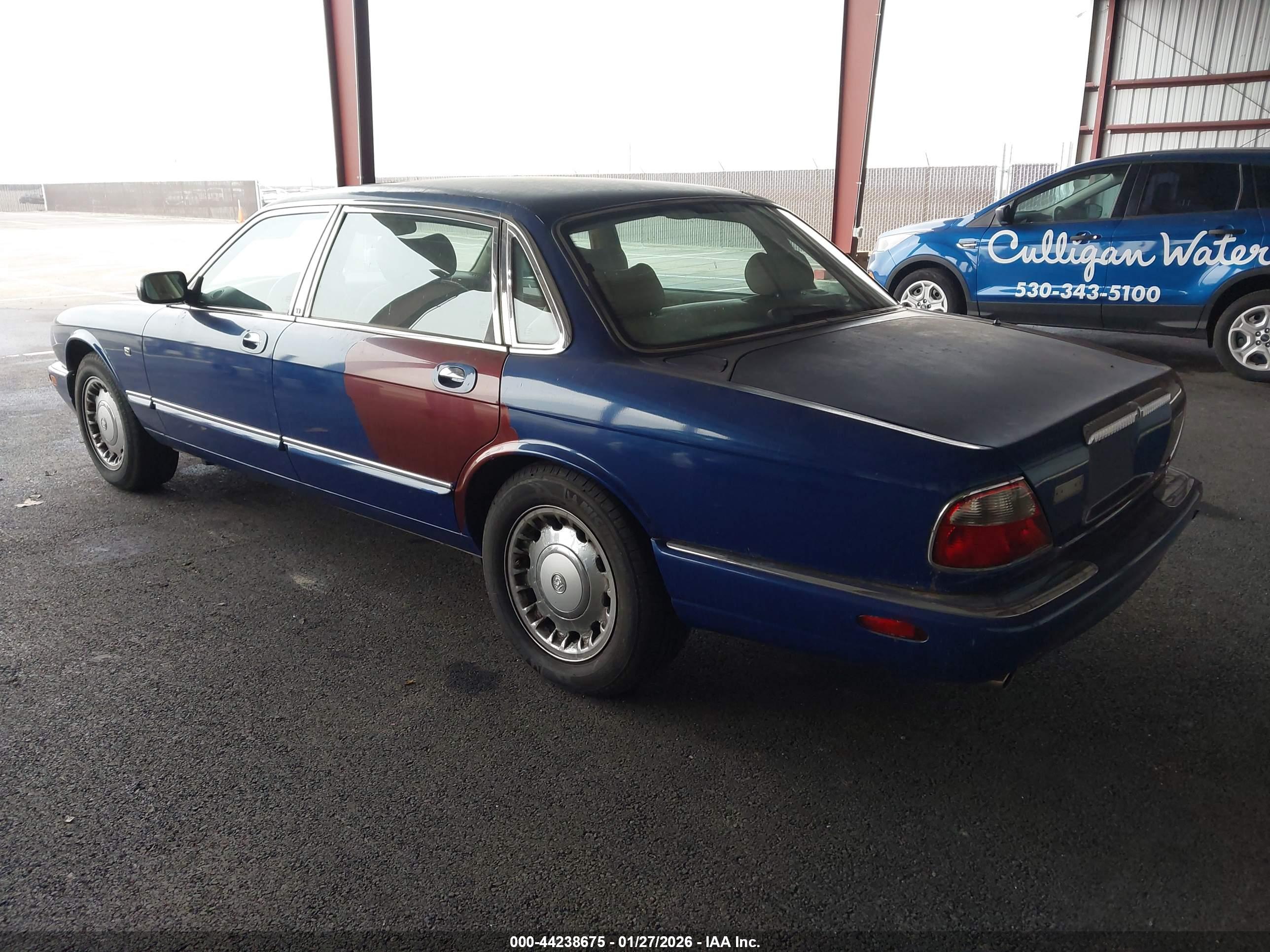 JAGUAR XJ8 image 3