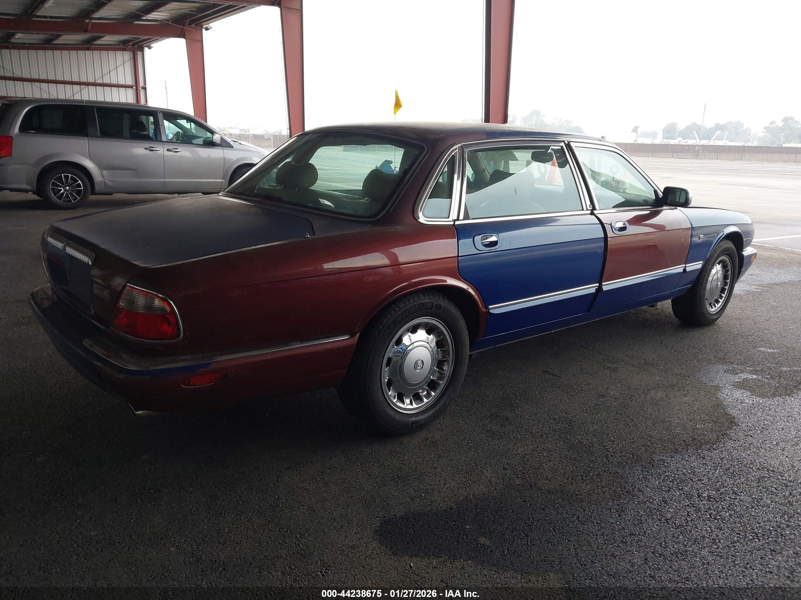 JAGUAR XJ8 image 4