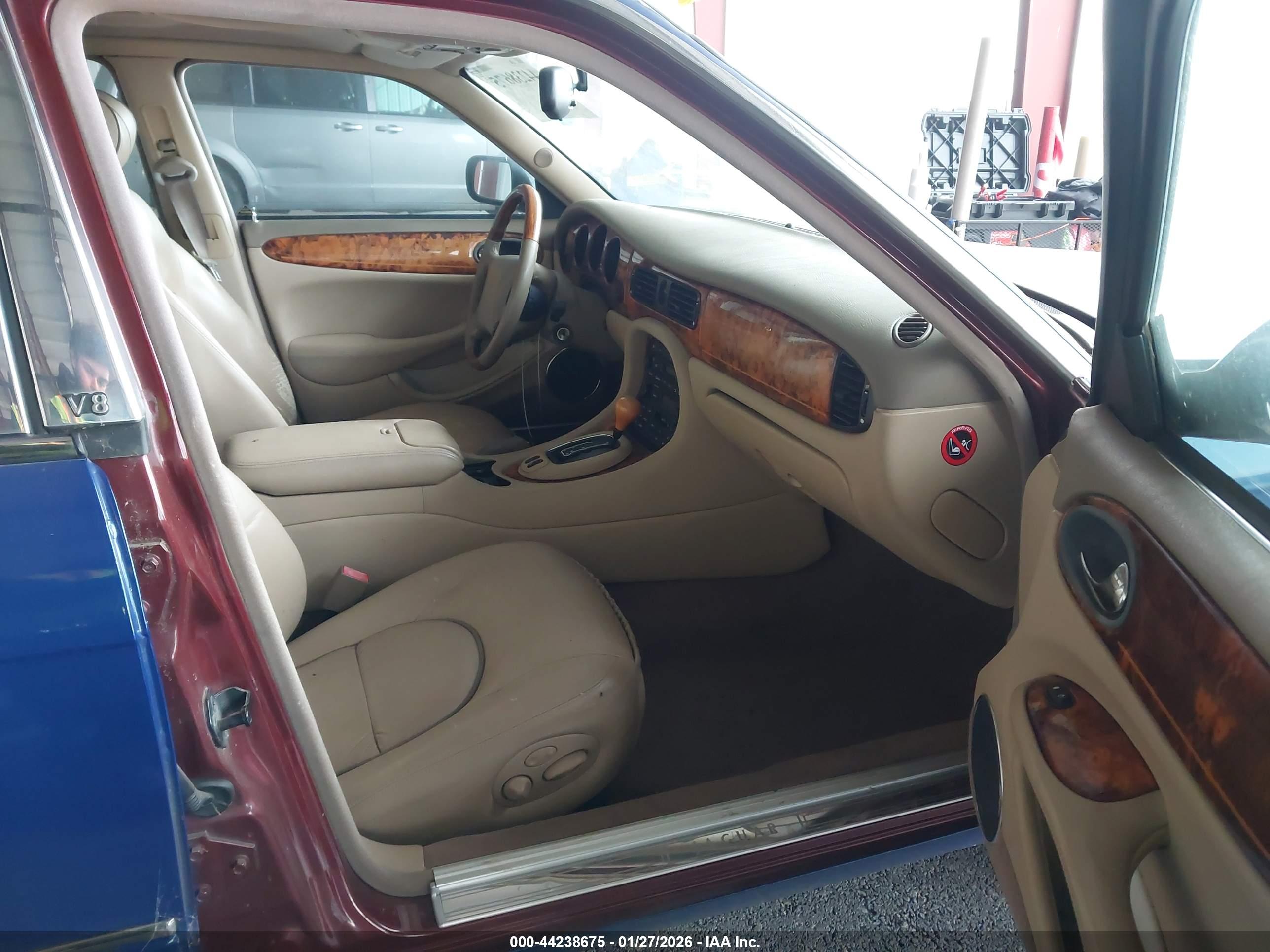 JAGUAR XJ8 image 5