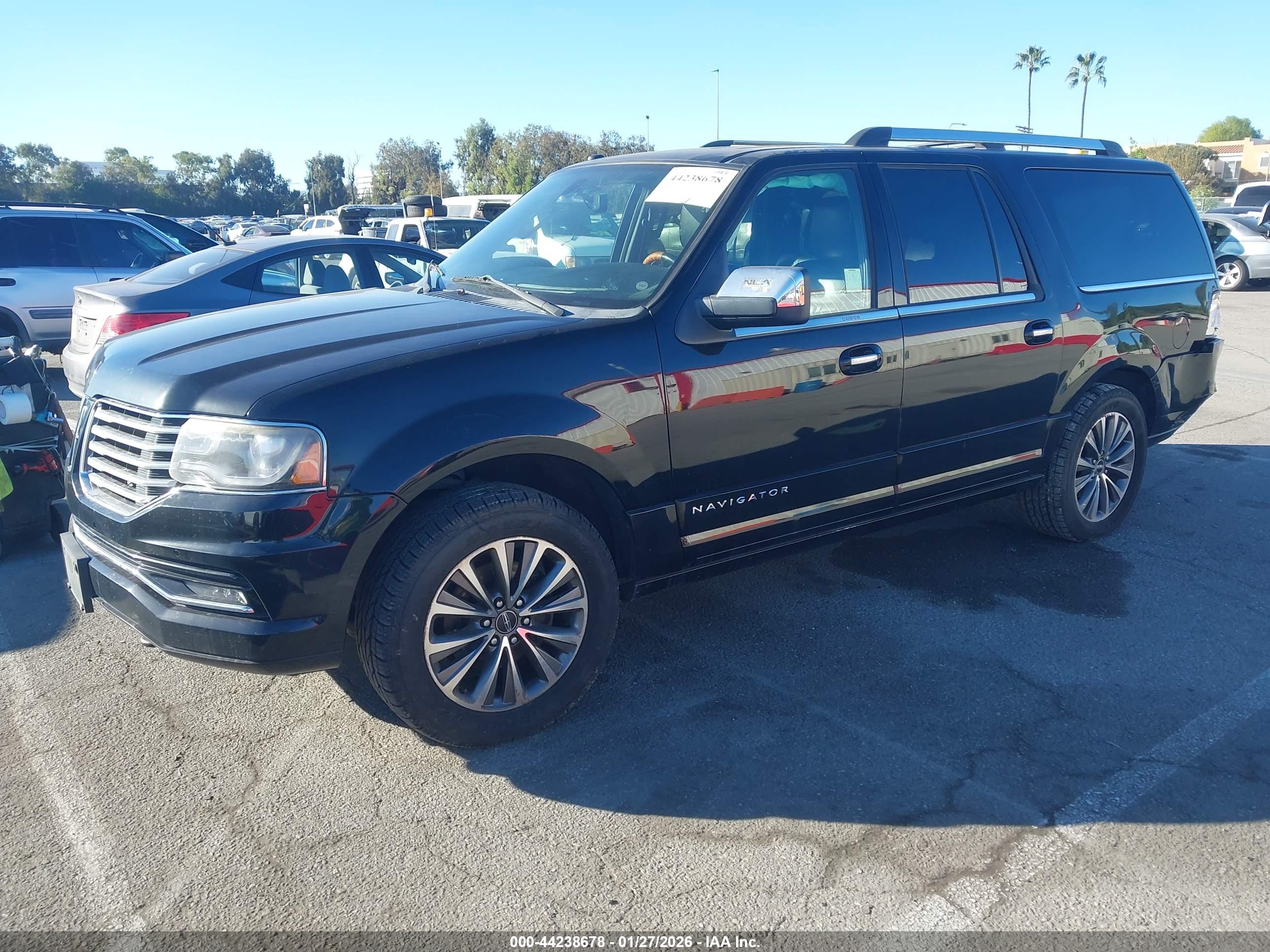 LINCOLN NAVIGATOR image 2