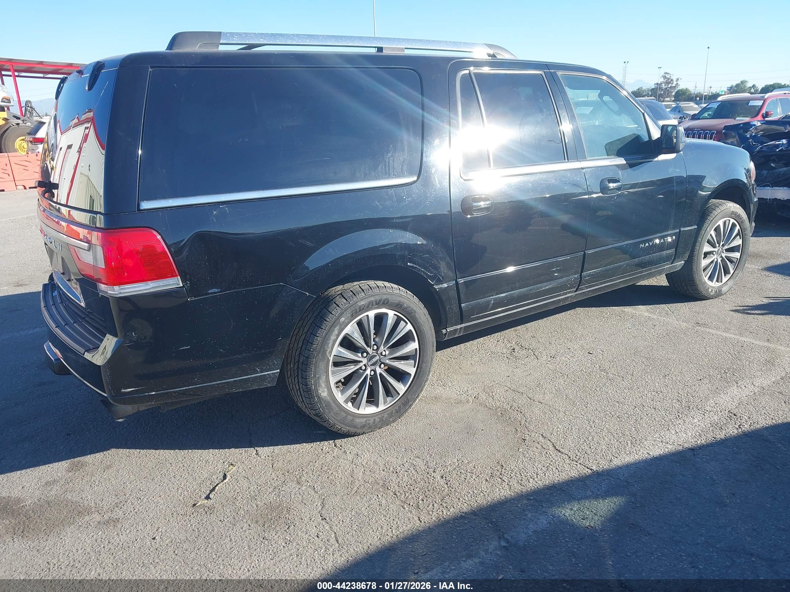 LINCOLN NAVIGATOR image 4