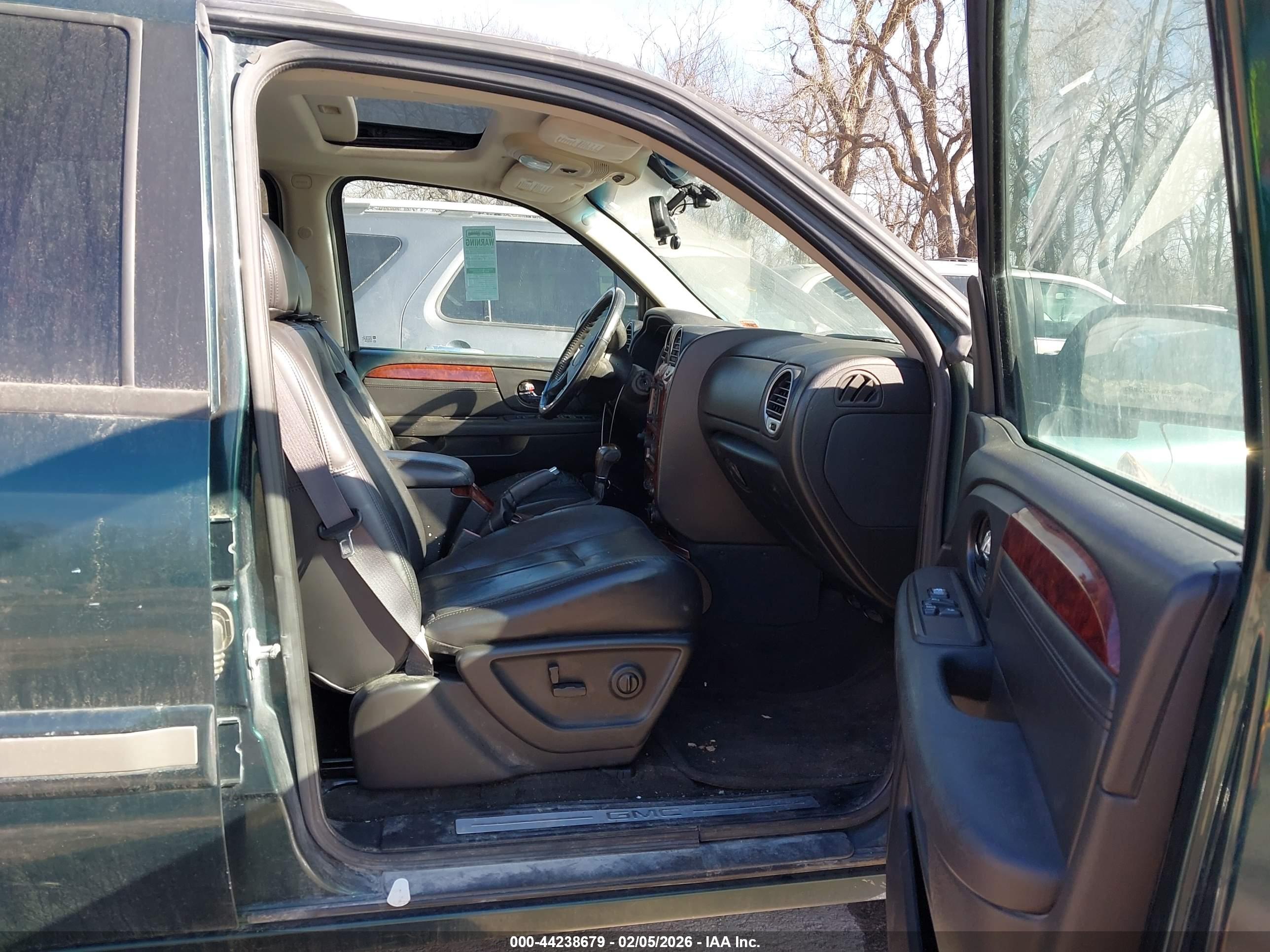 GMC ENVOY image 5