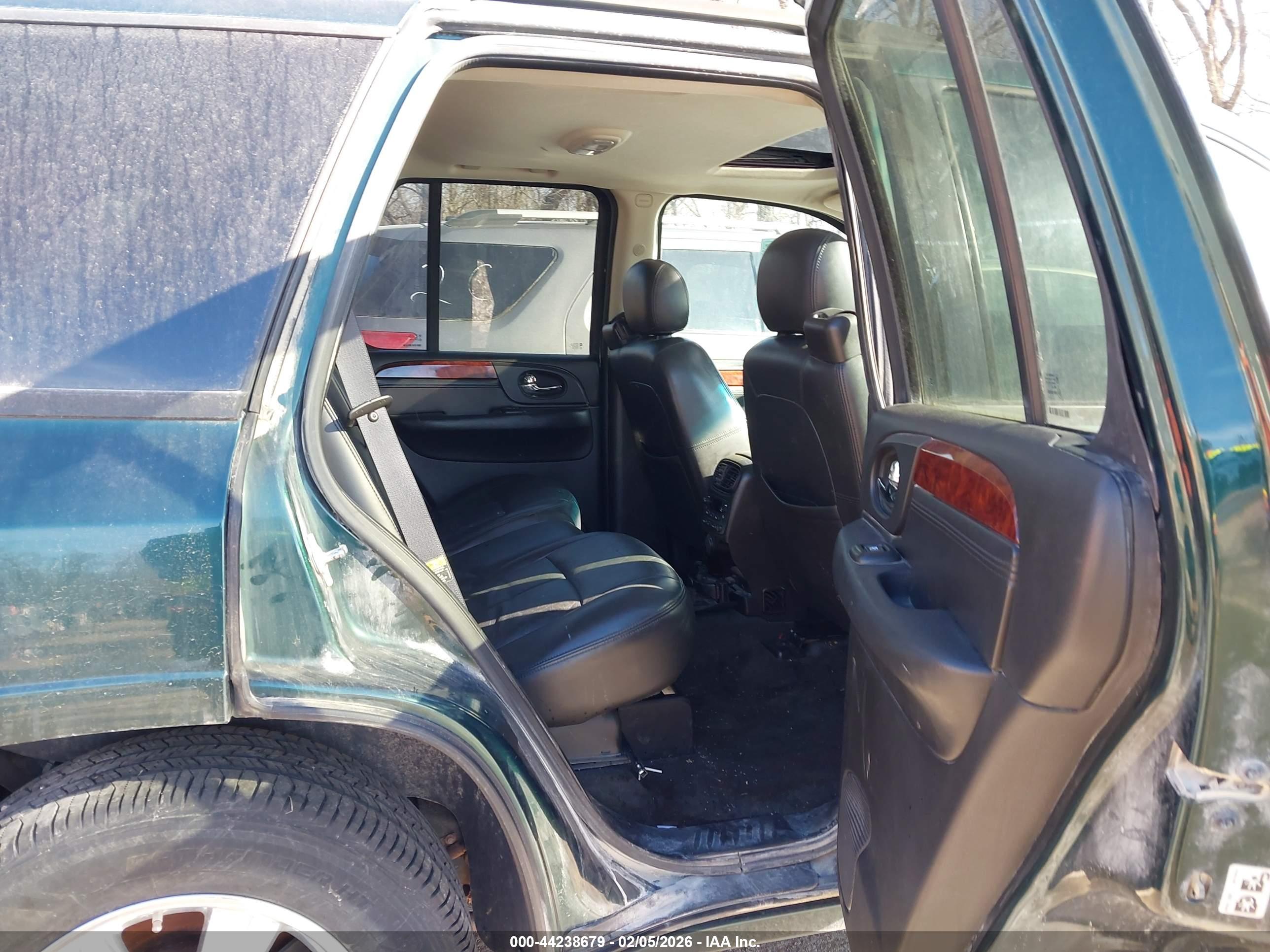 GMC ENVOY image 8
