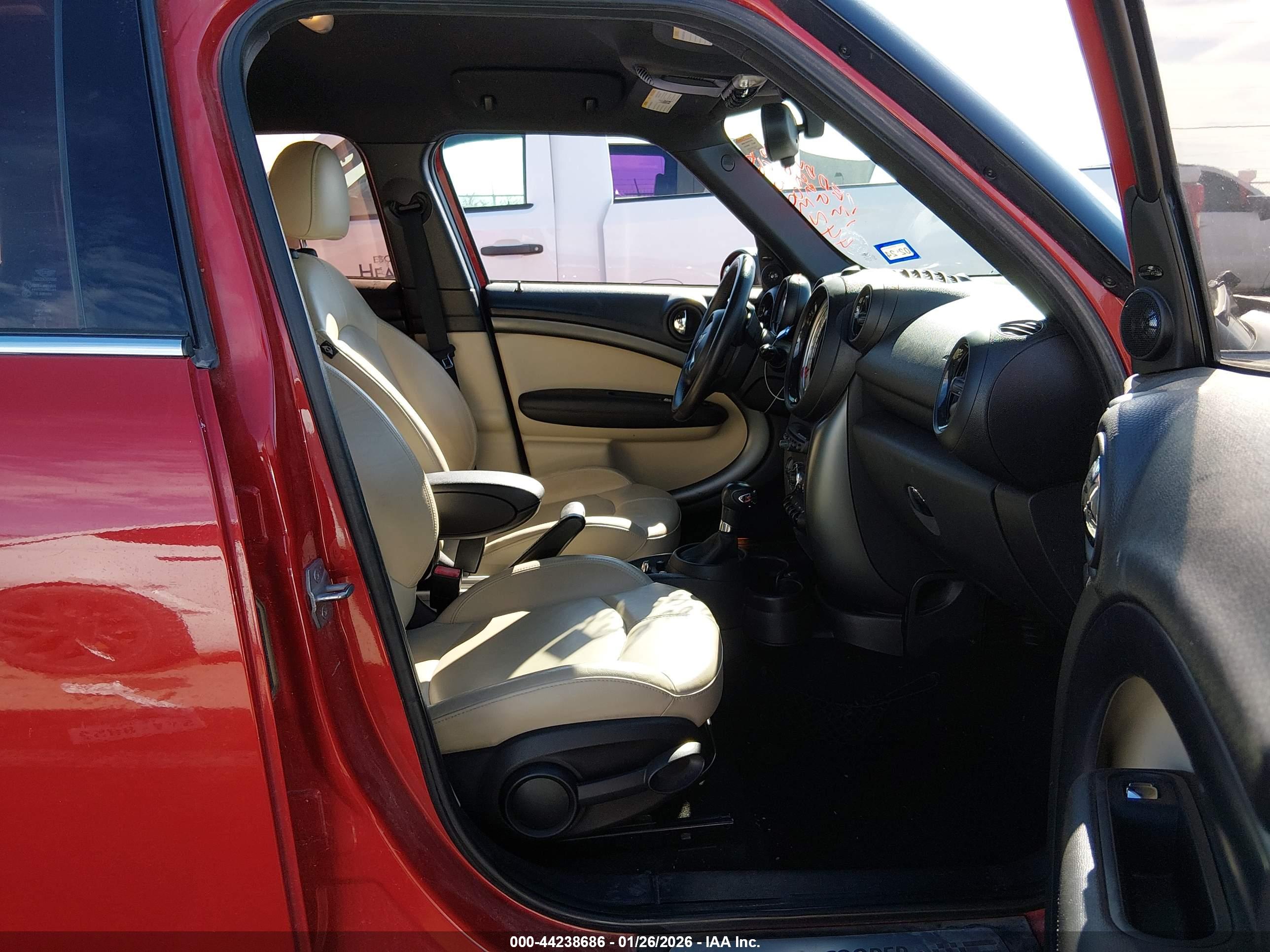 MINI COUNTRYMAN image 5