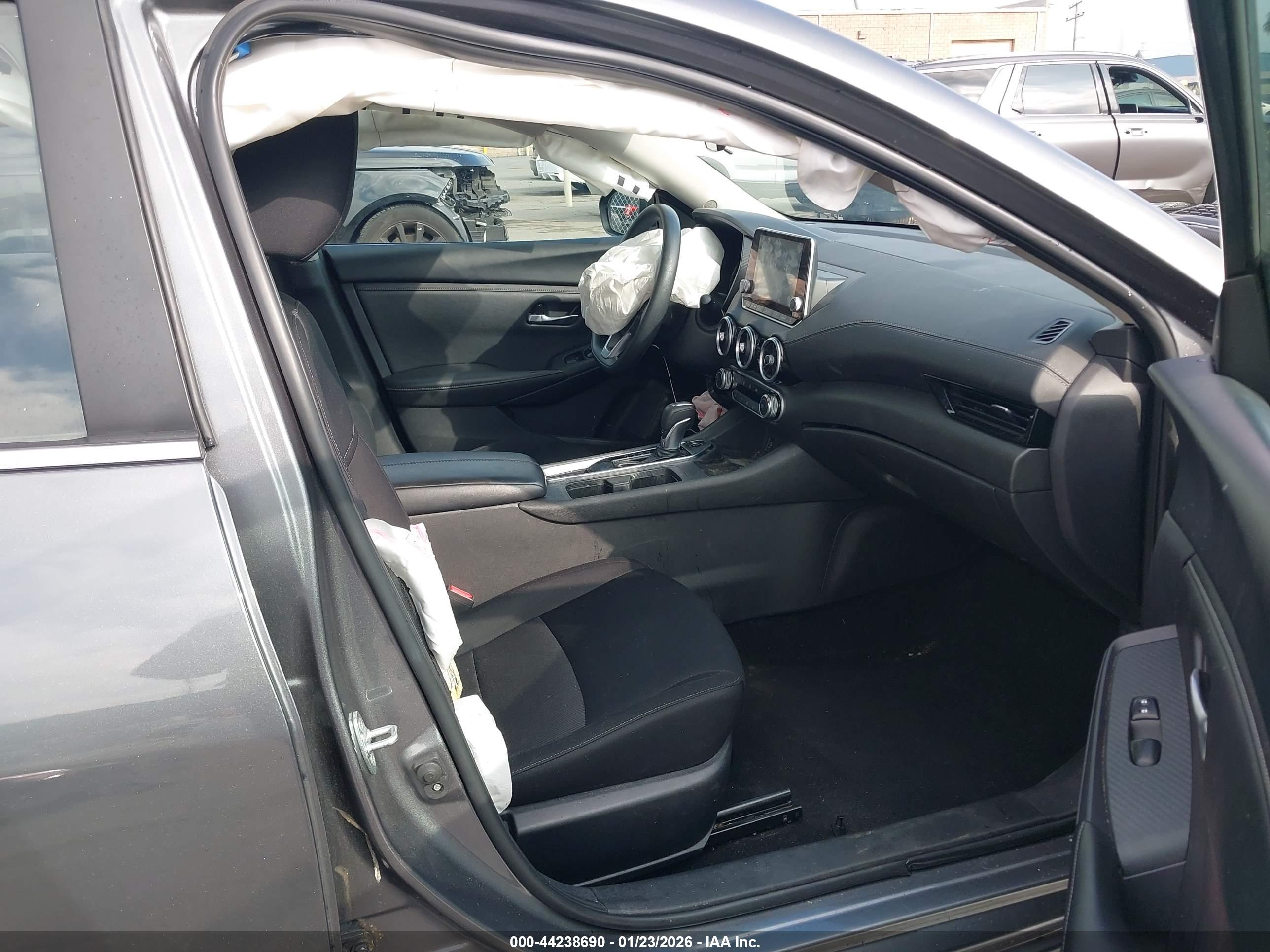 NISSAN SENTRA image 5