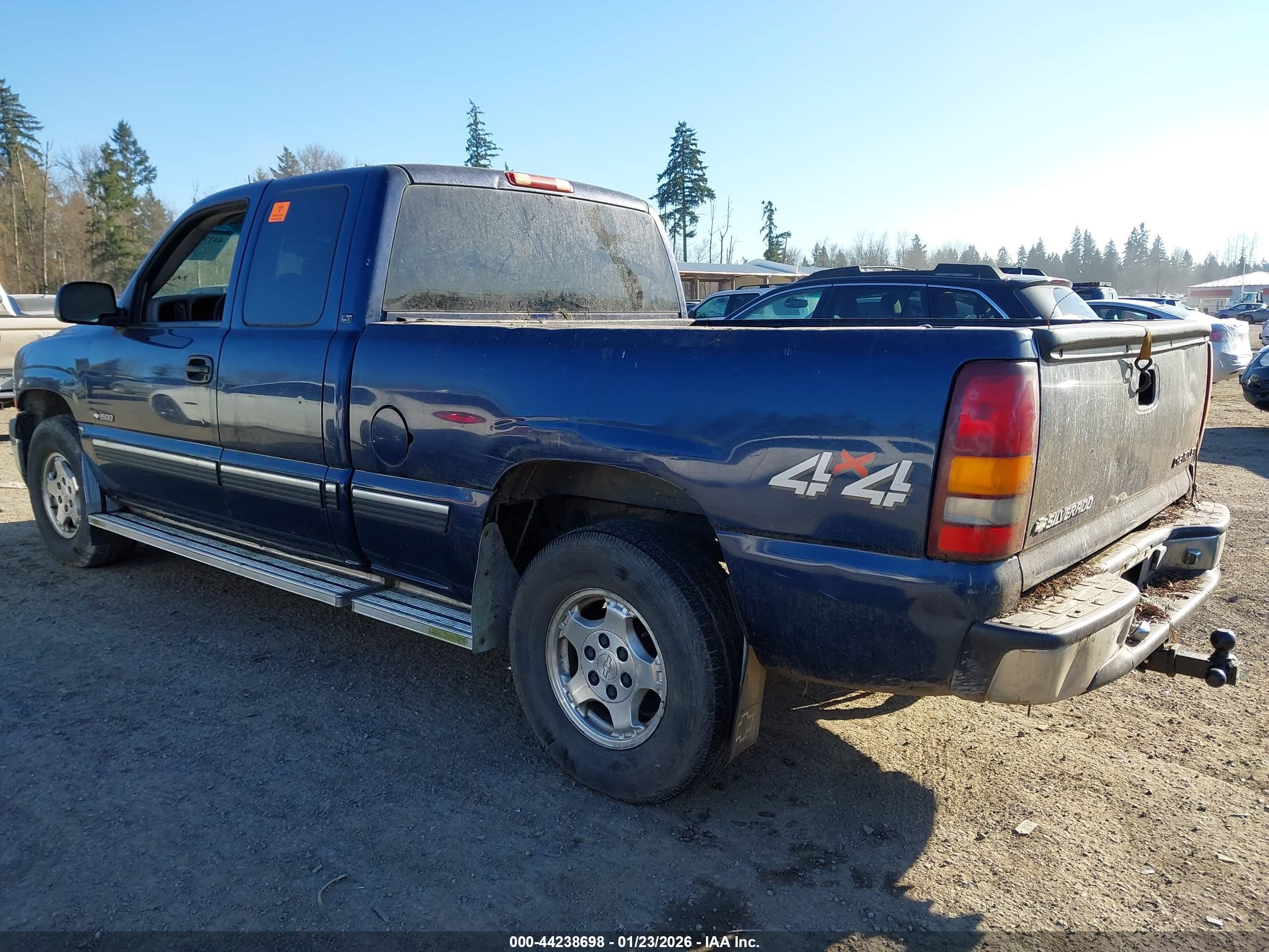 CHEVROLET SILVERADO image 3
