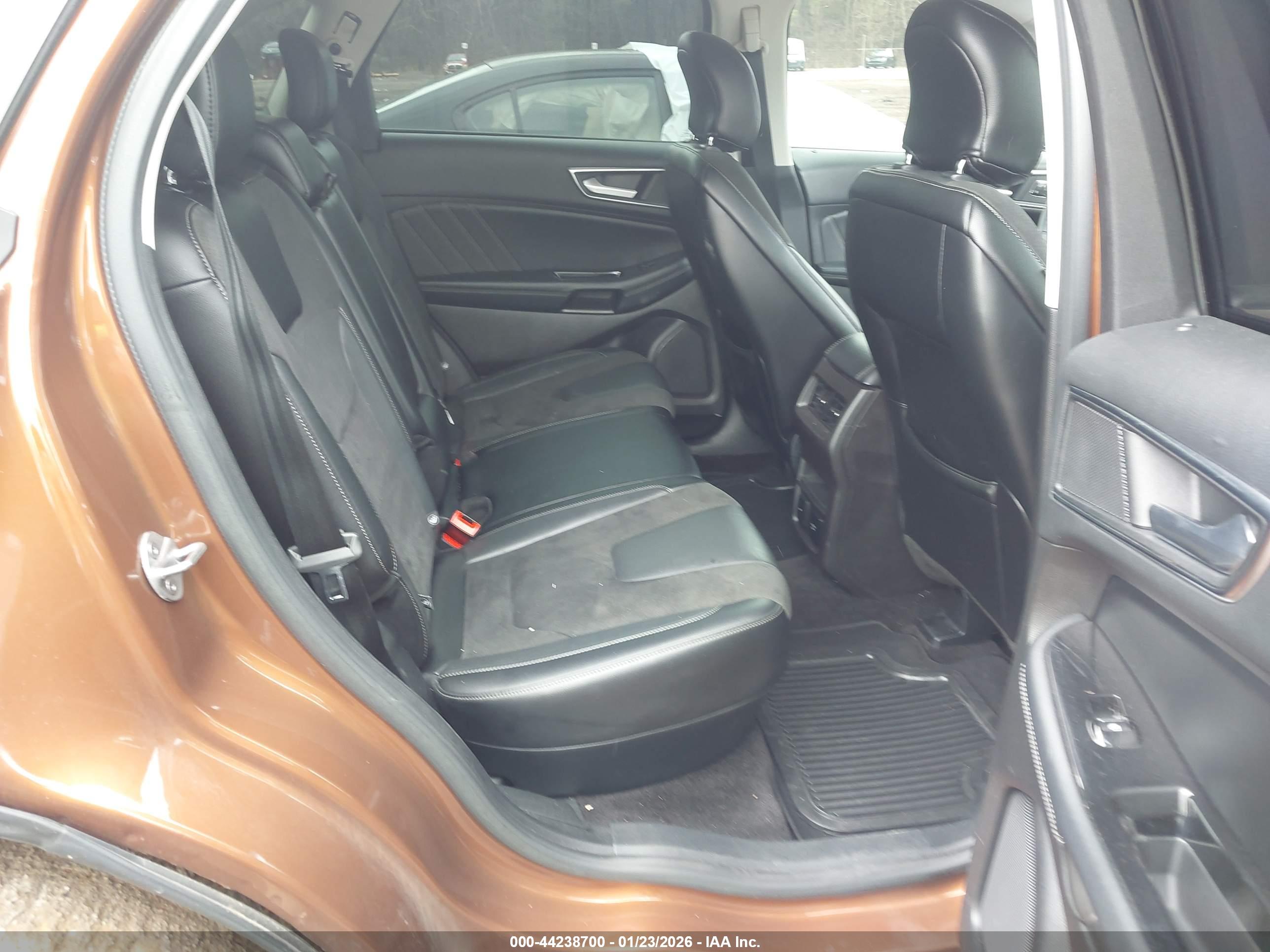 FORD EDGE image 8