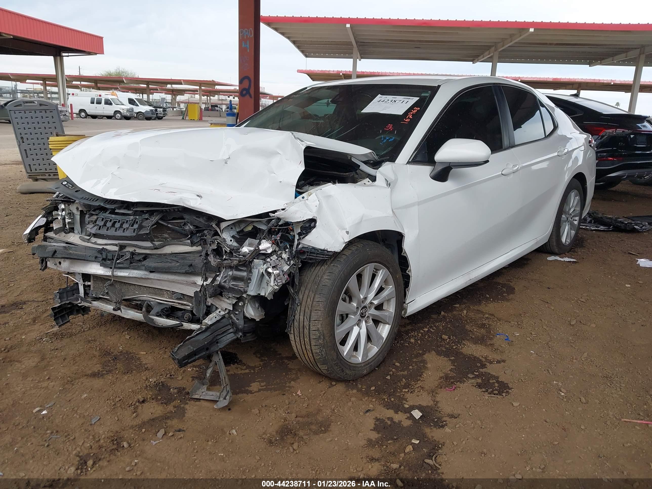 TOYOTA CAMRY image 2