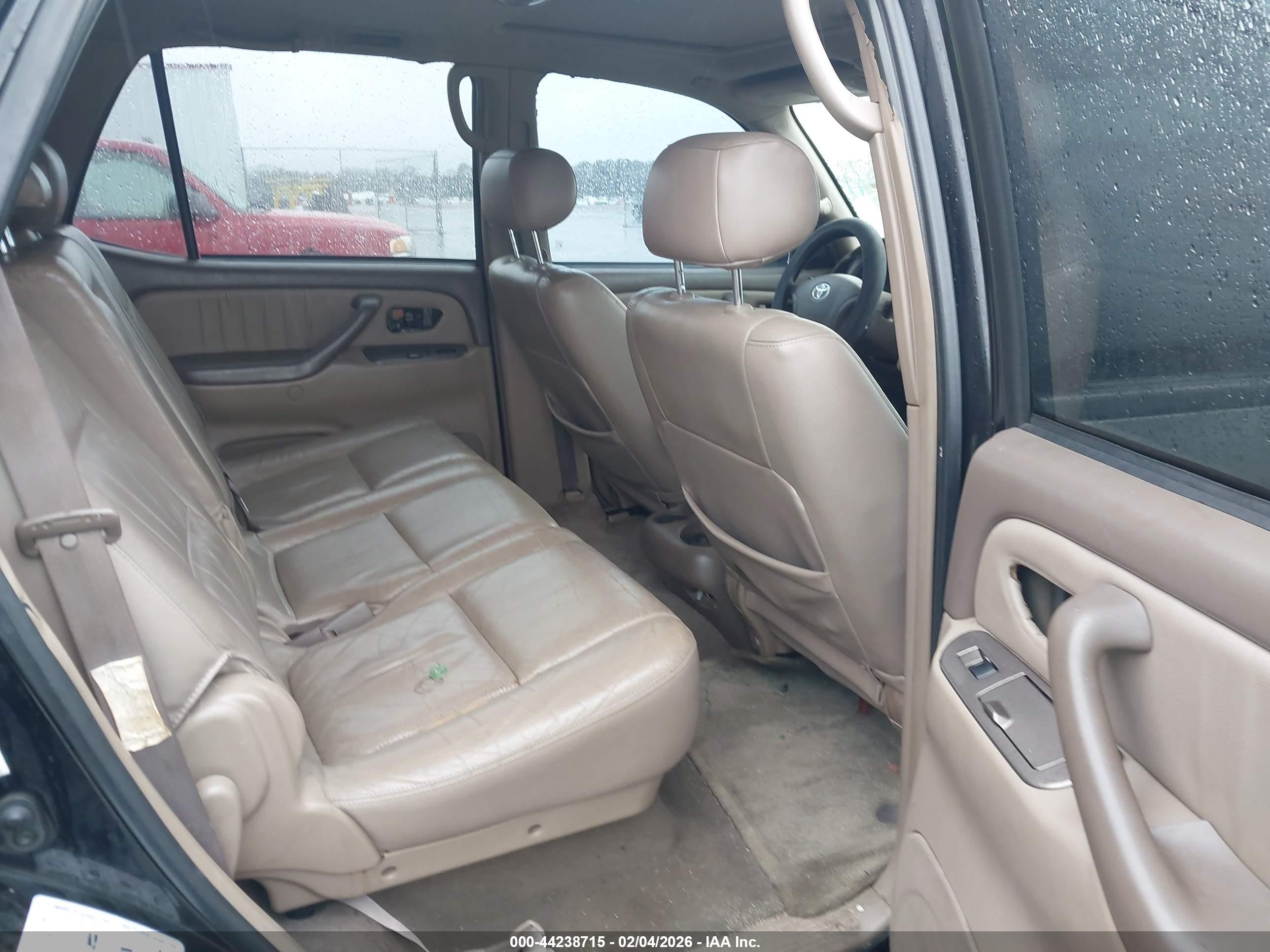 TOYOTA SEQUOIA image 8