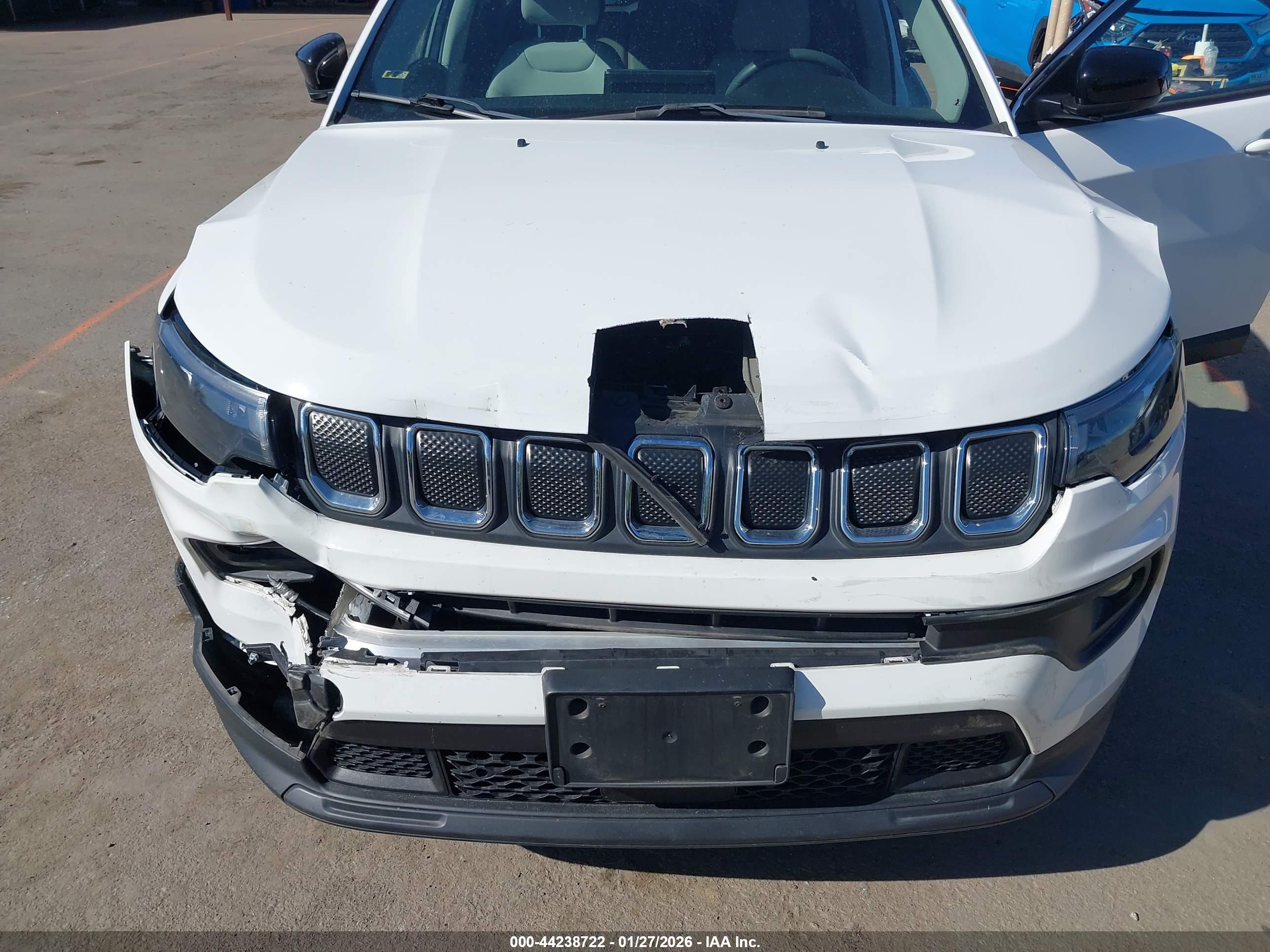 JEEP COMPASS image 6
