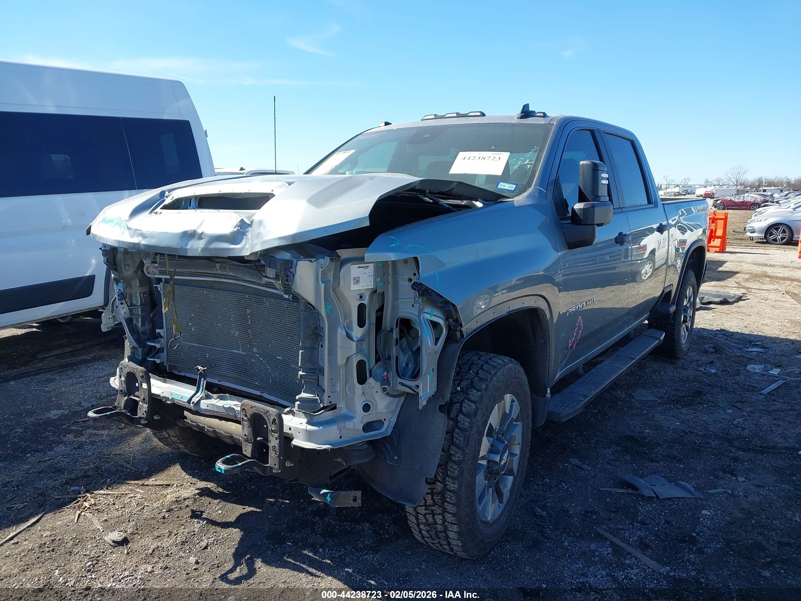 CHEVROLET SILVERADO image 2