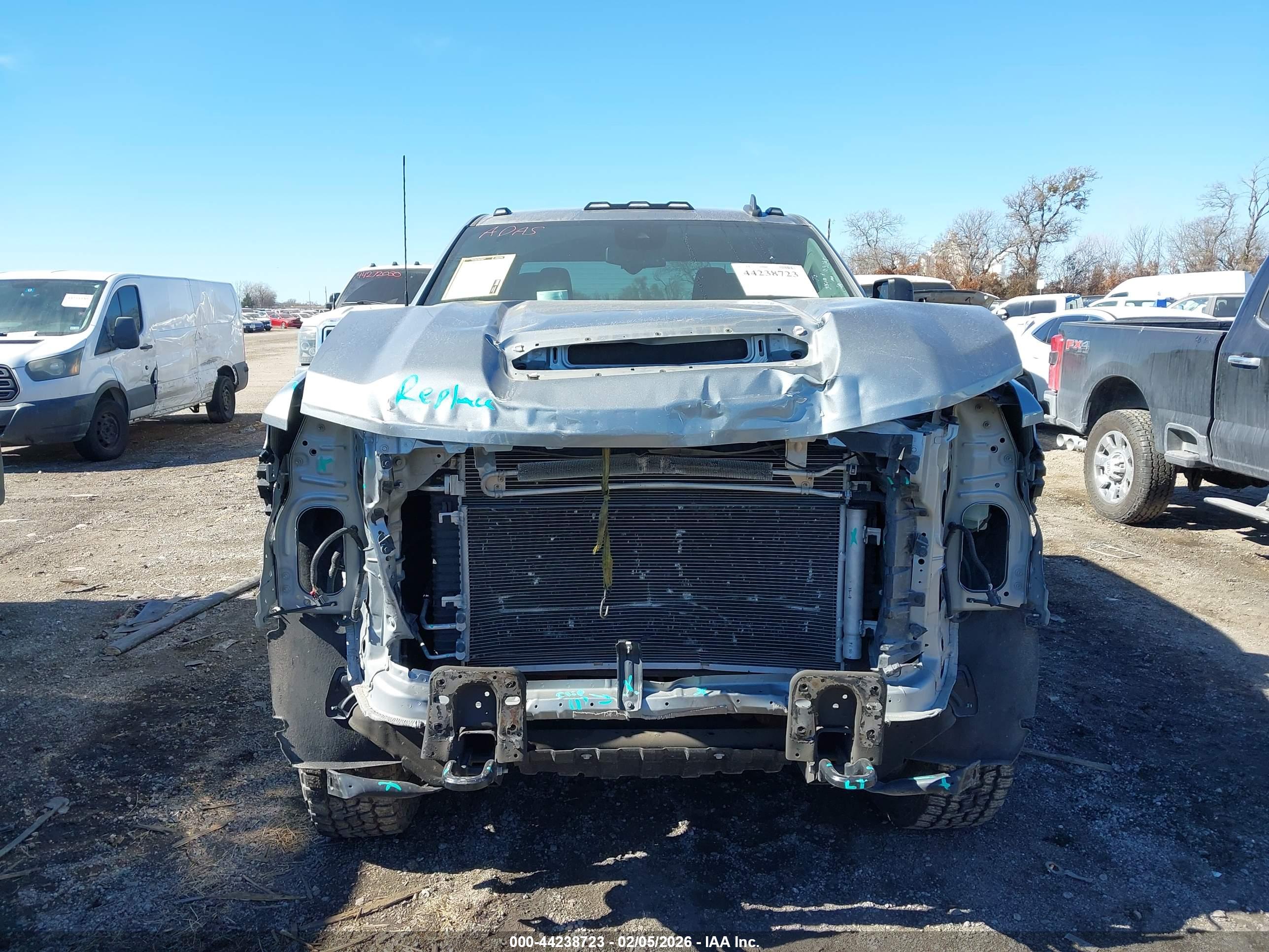 CHEVROLET SILVERADO image 6