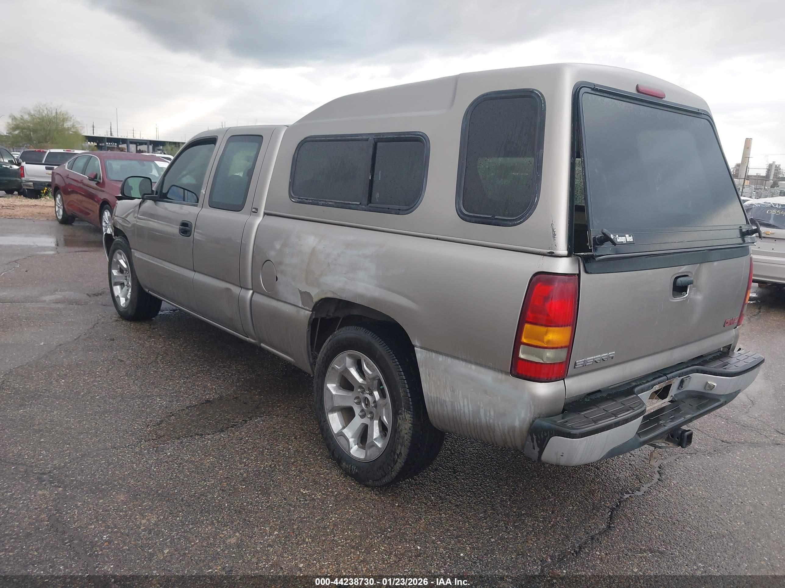 GMC SIERRA image 3