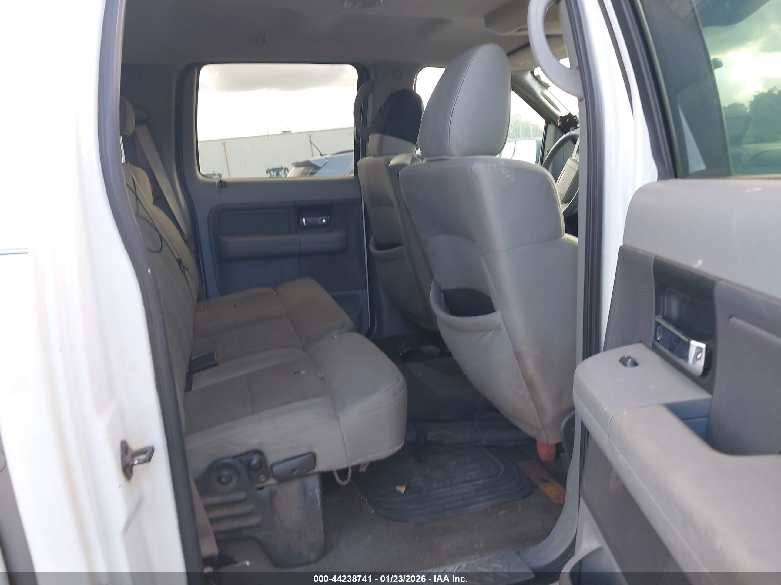 FORD F-150 image 8