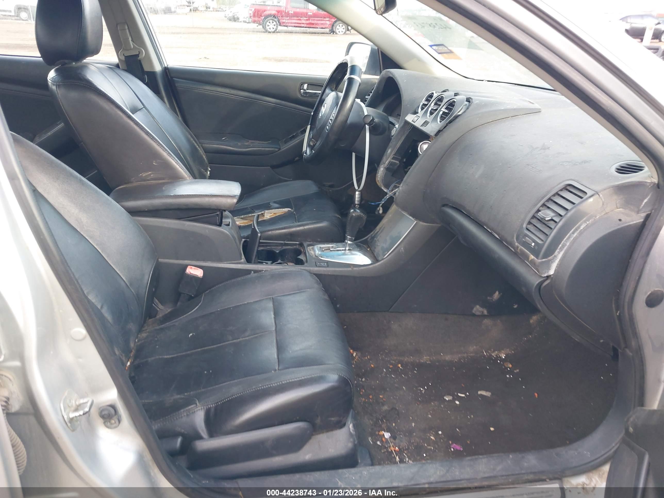 NISSAN ALTIMA image 5