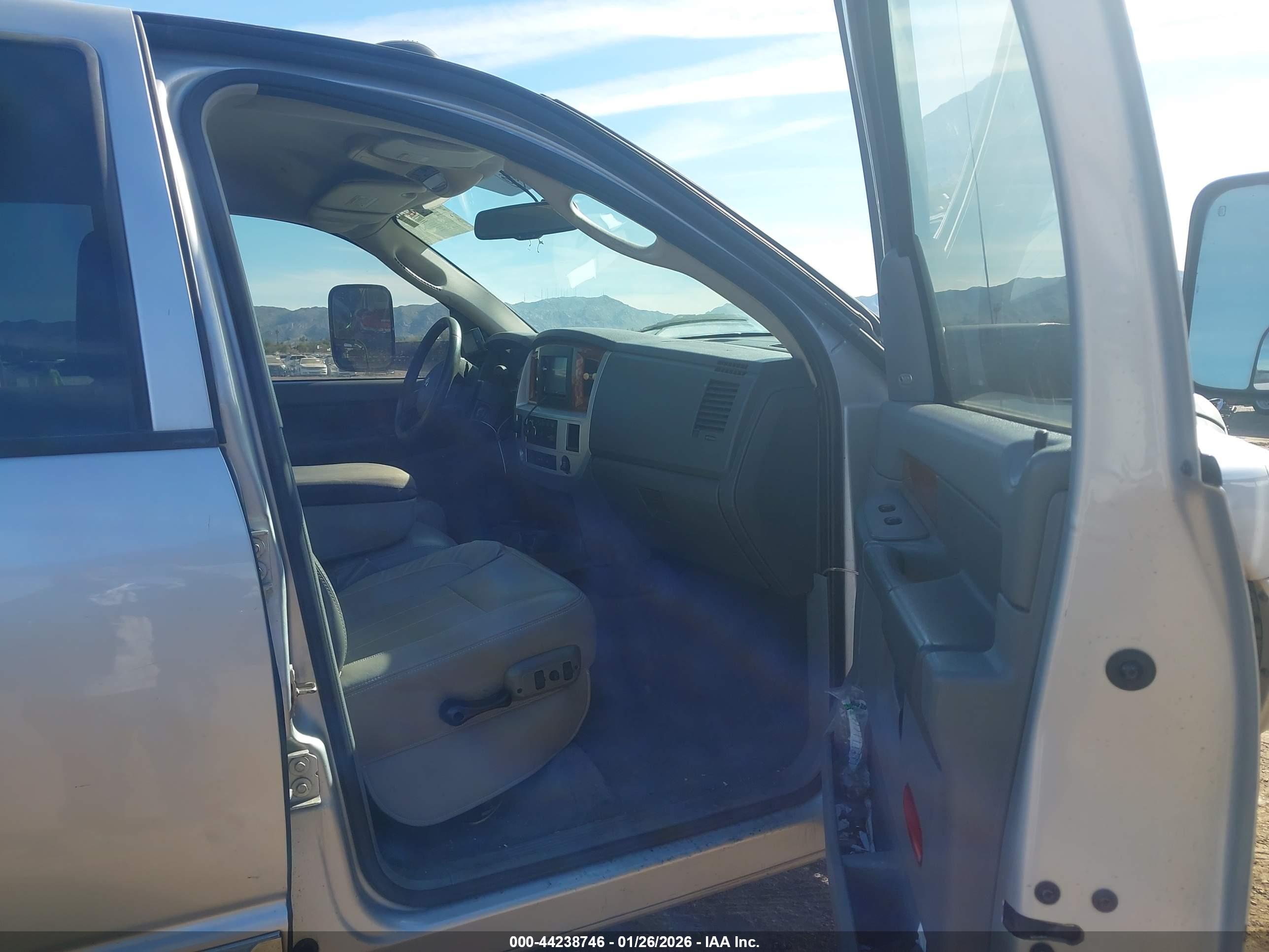 DODGE RAM image 5