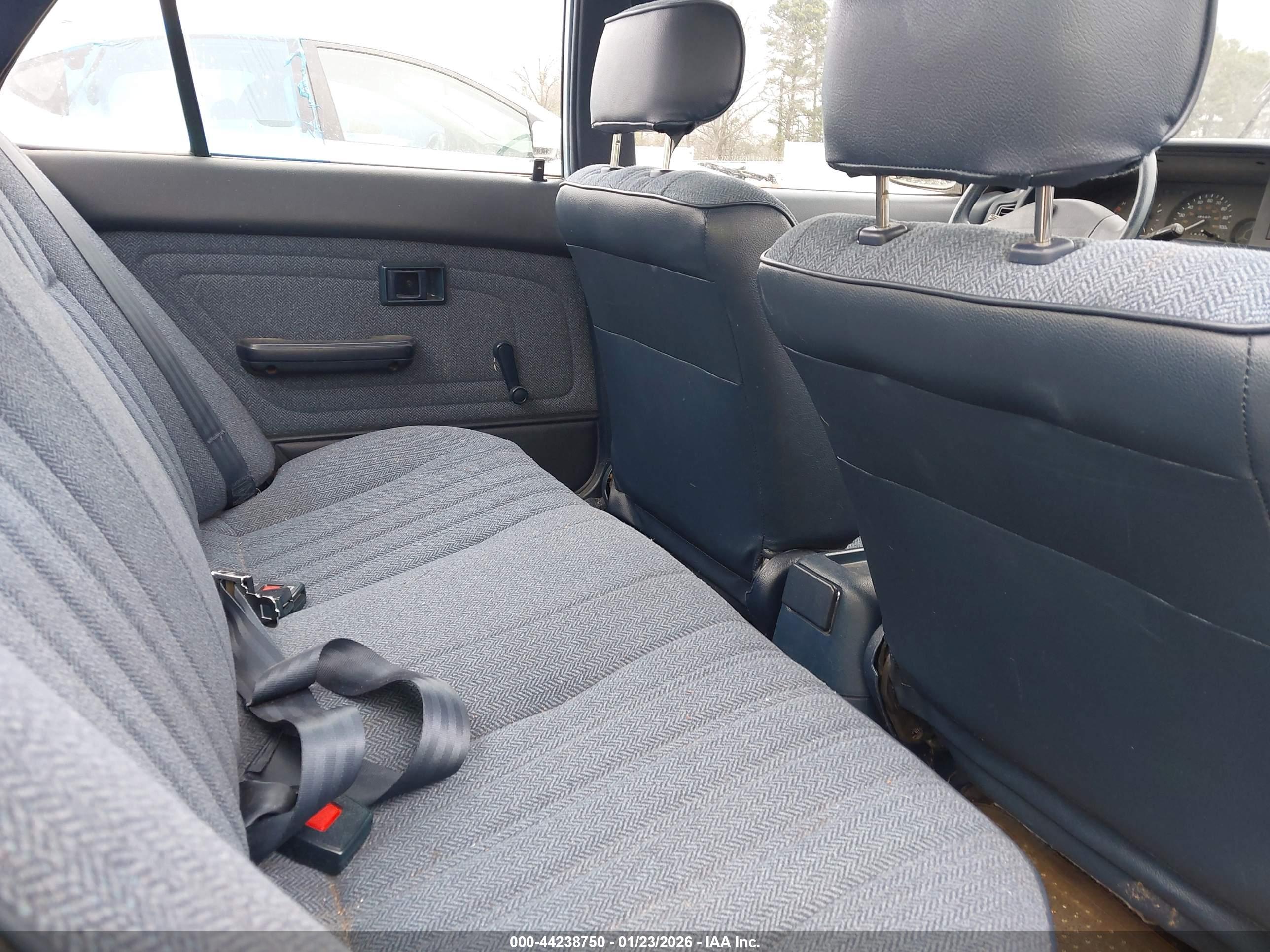 TOYOTA COROLLA image 8