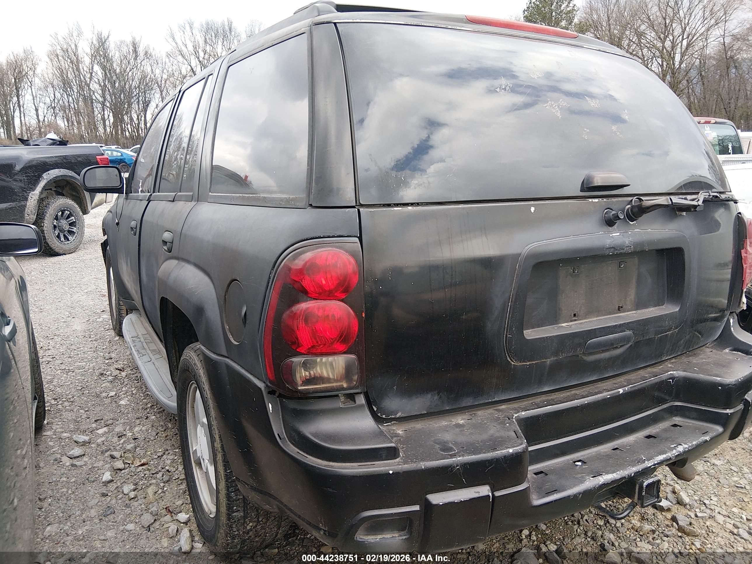CHEVROLET TRAILBLAZER image 3