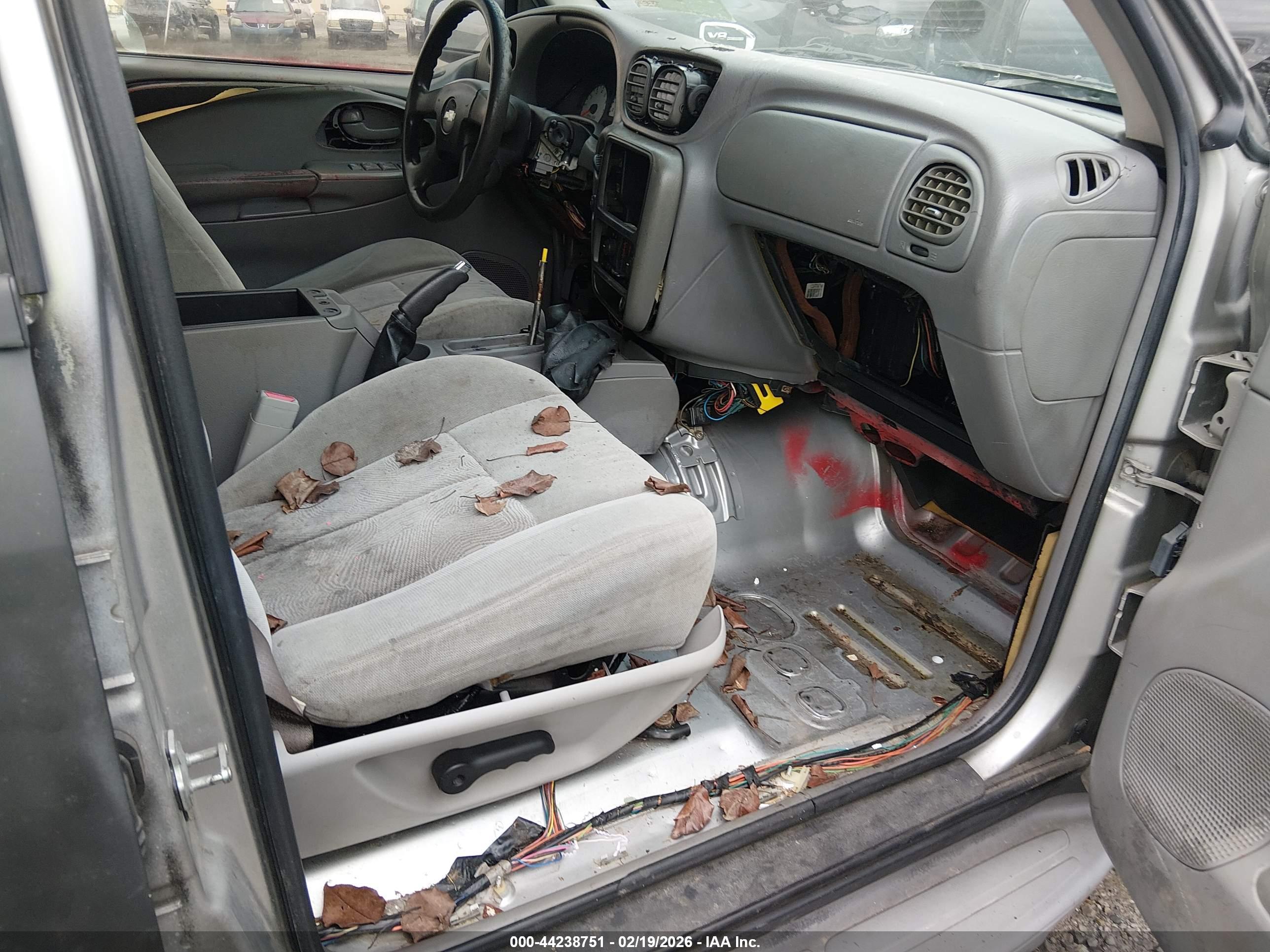 CHEVROLET TRAILBLAZER image 5