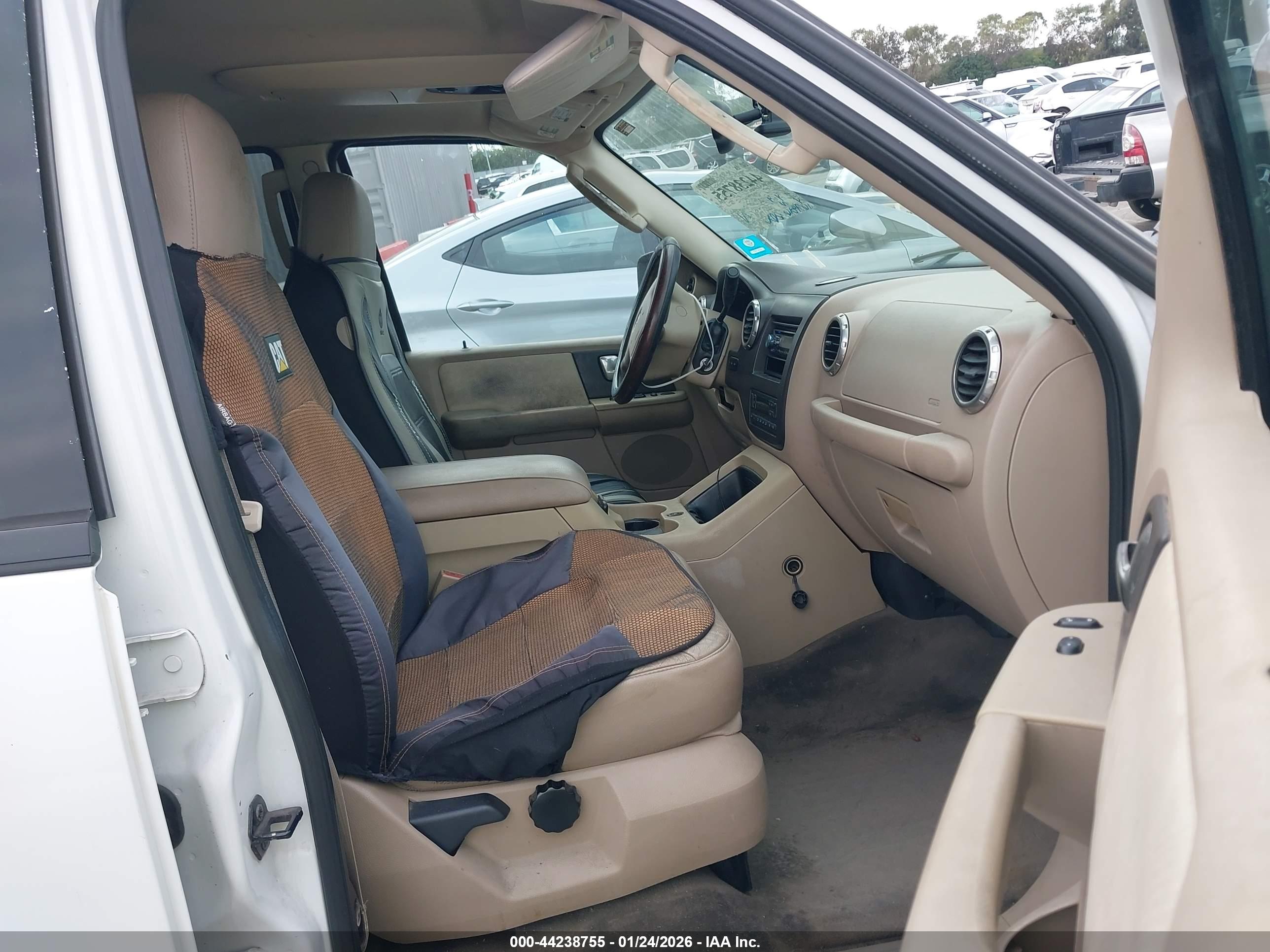 FORD EXPEDITION image 5