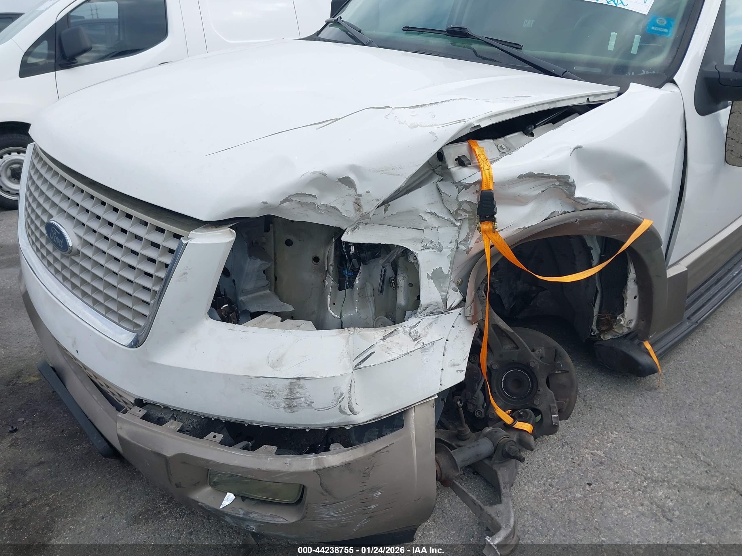 FORD EXPEDITION image 6