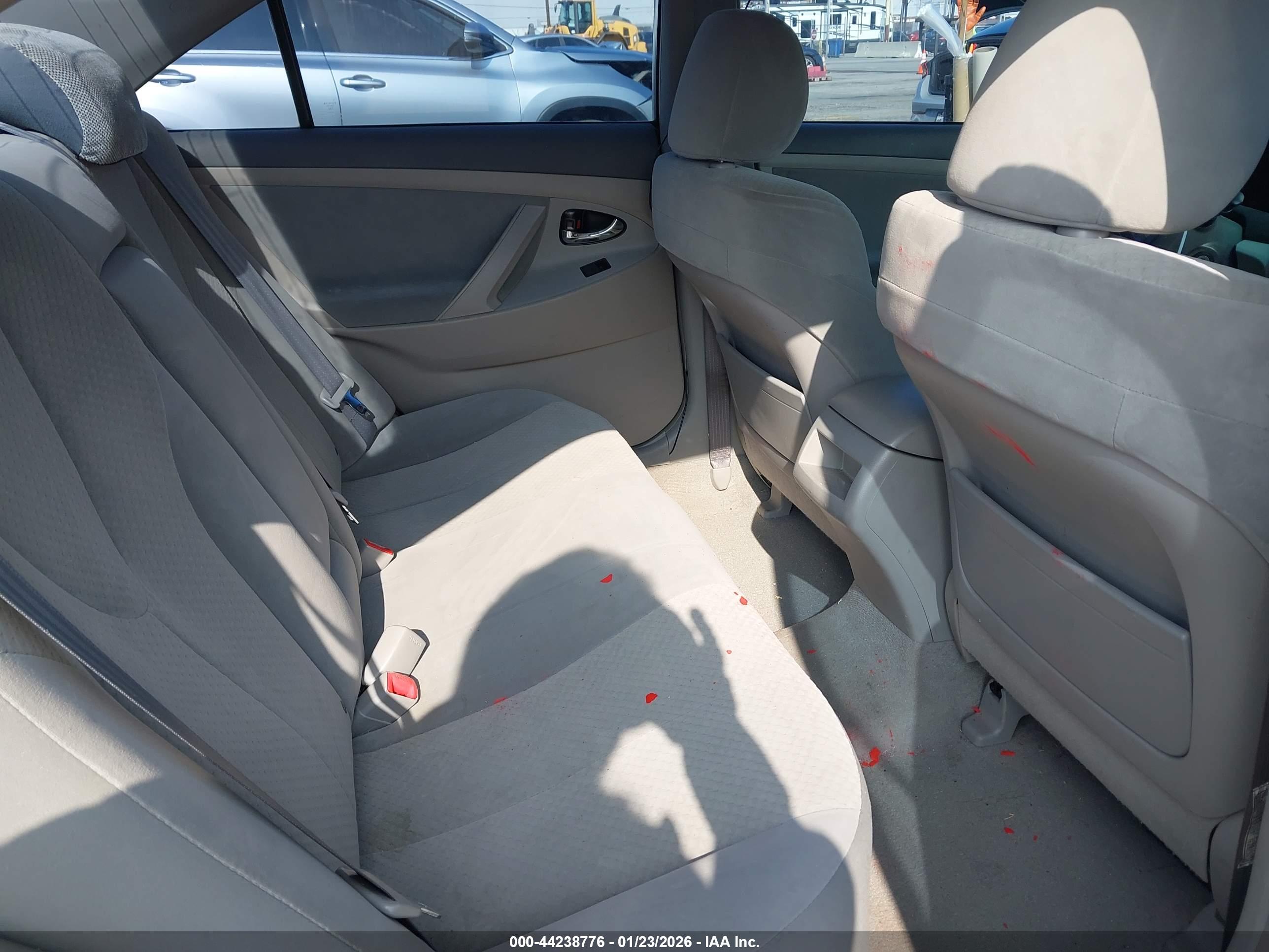 TOYOTA CAMRY image 8