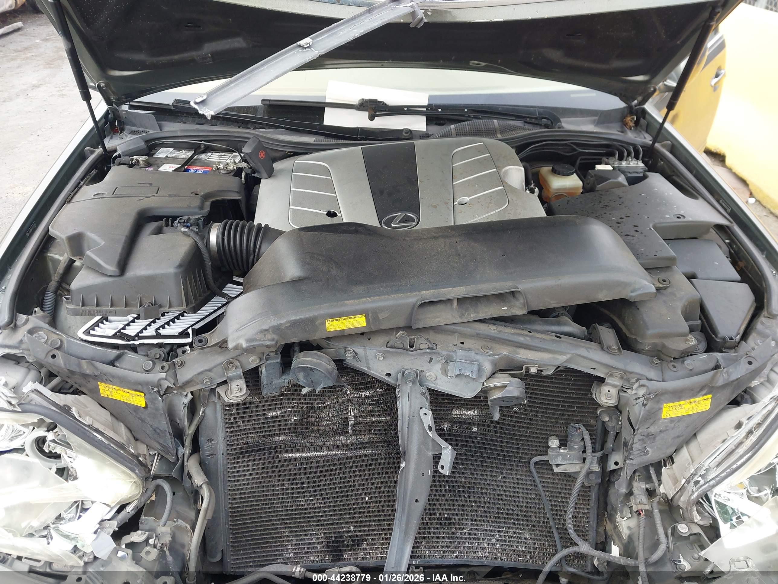 LEXUS LS image 10