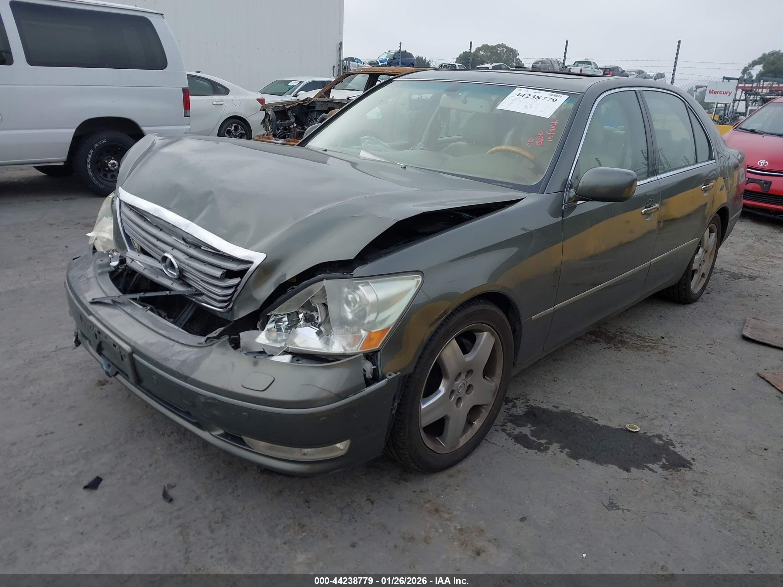 LEXUS LS image 2