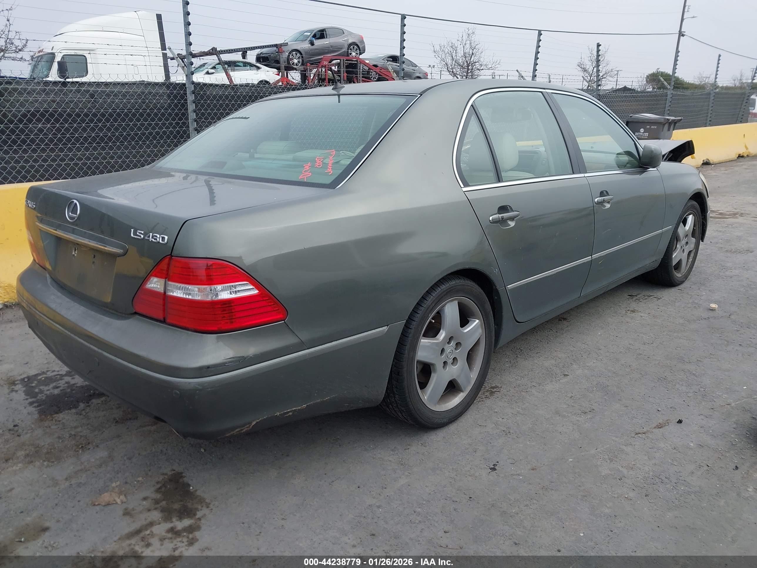 LEXUS LS image 4