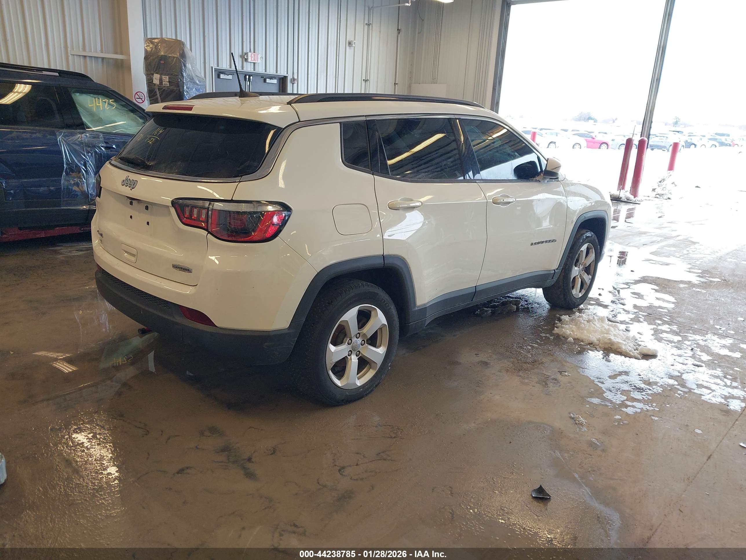 JEEP COMPASS image 4