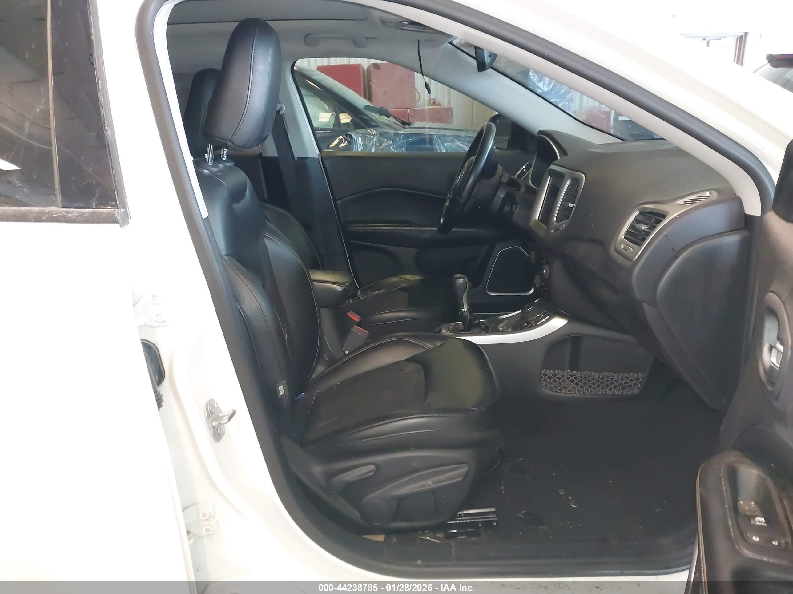 JEEP COMPASS image 5