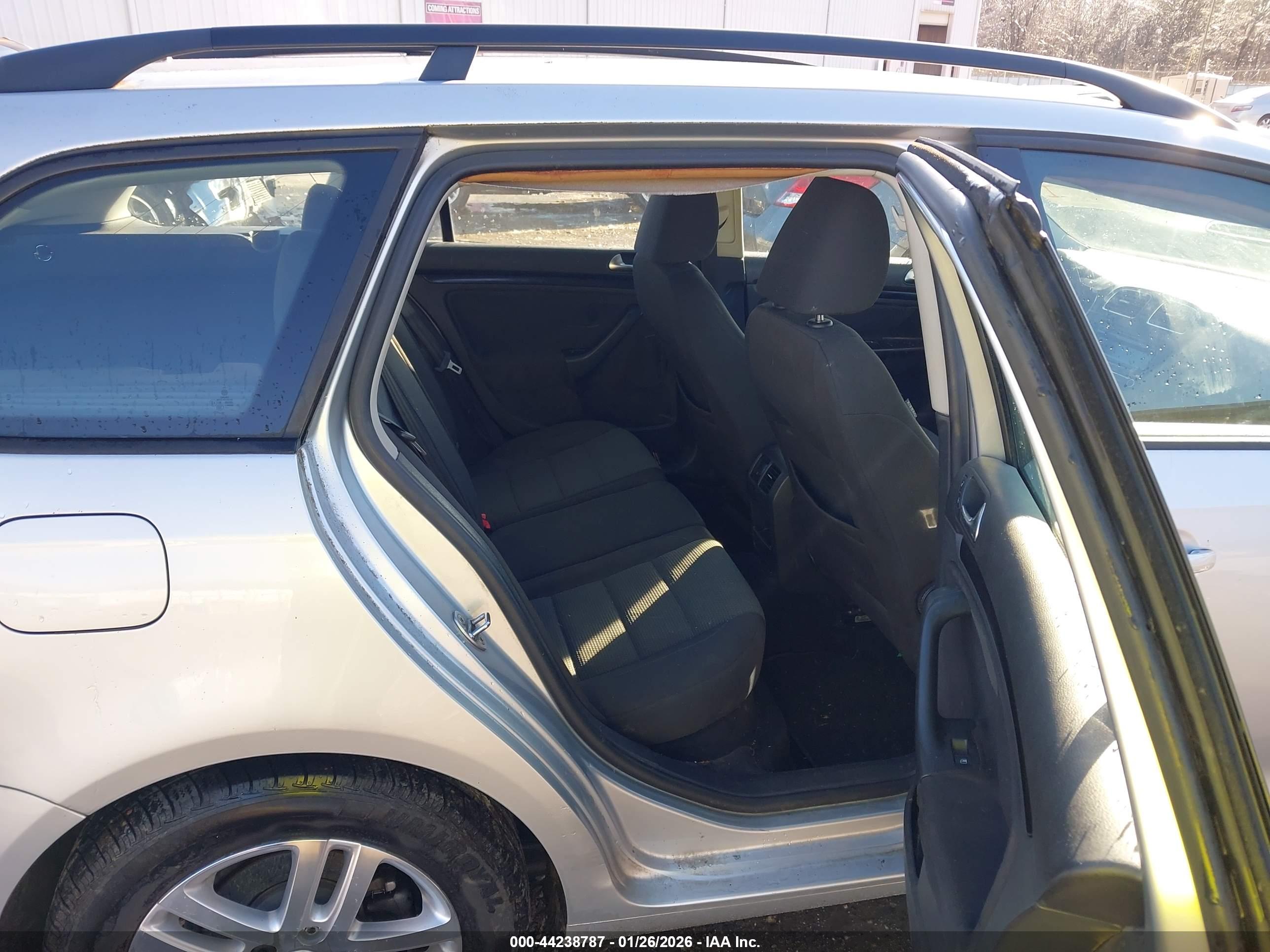 VOLKSWAGEN JETTA image 8