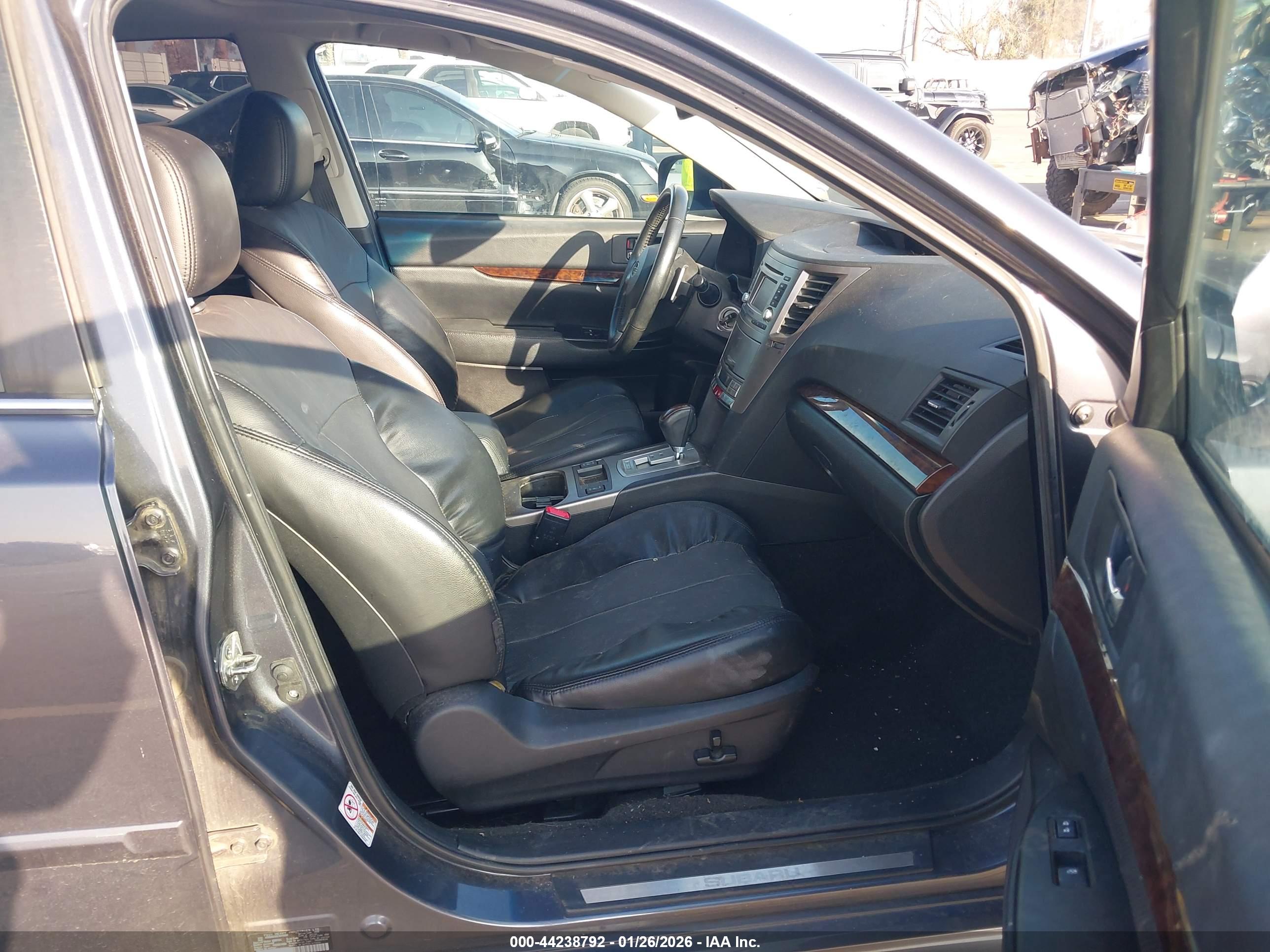 SUBARU LEGACY image 5