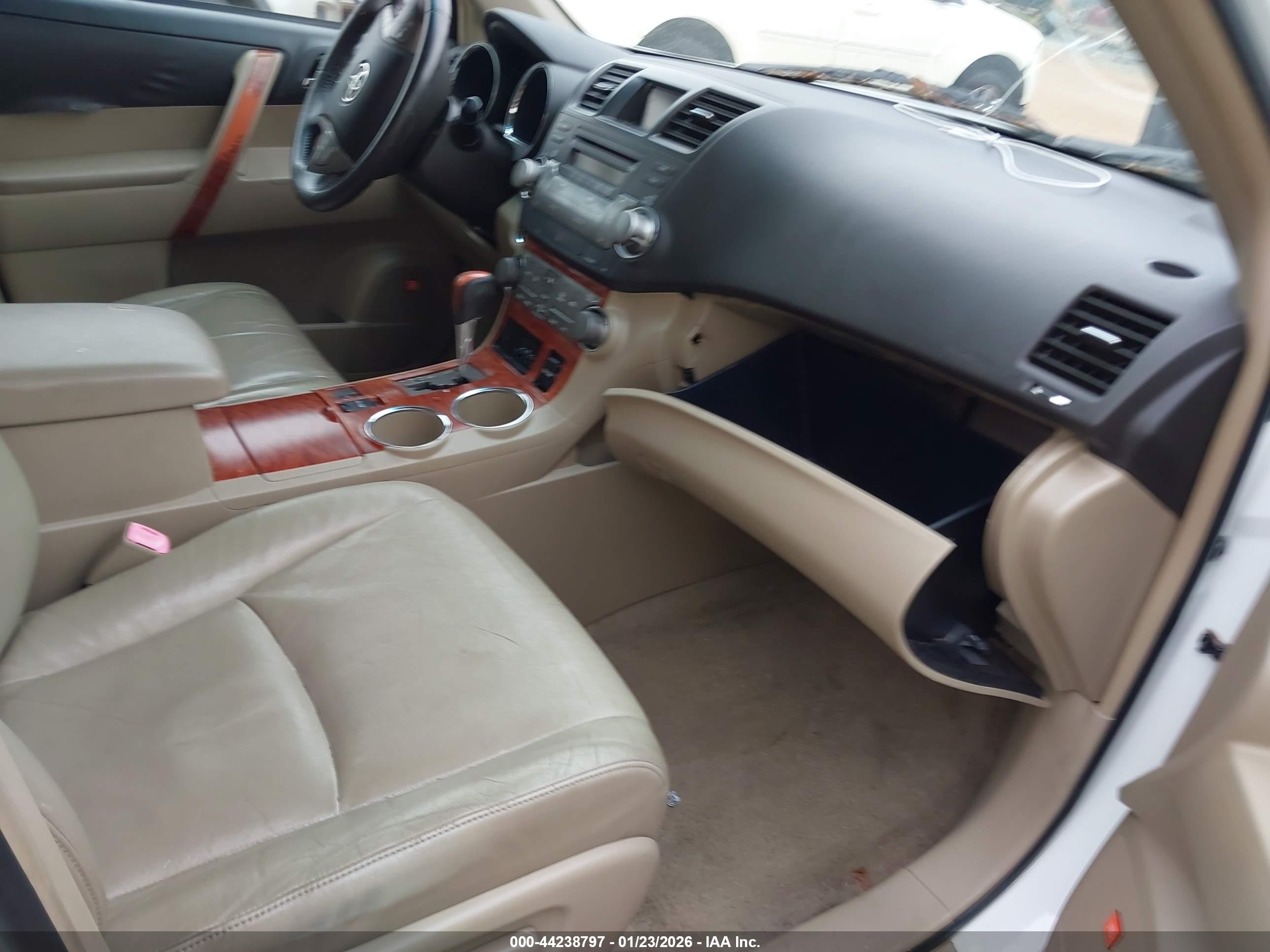 TOYOTA HIGHLANDER image 5