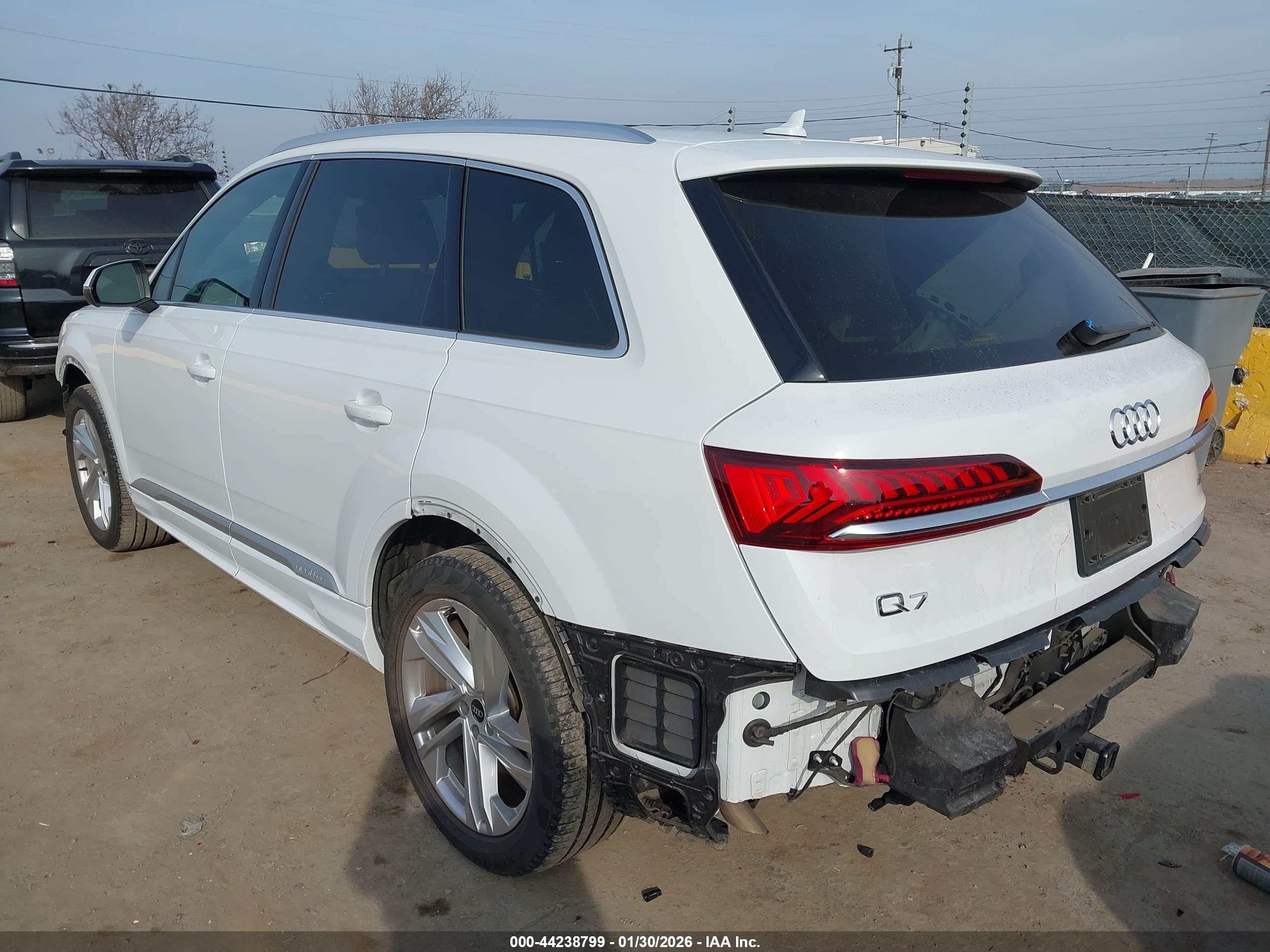 AUDI Q7 image 3