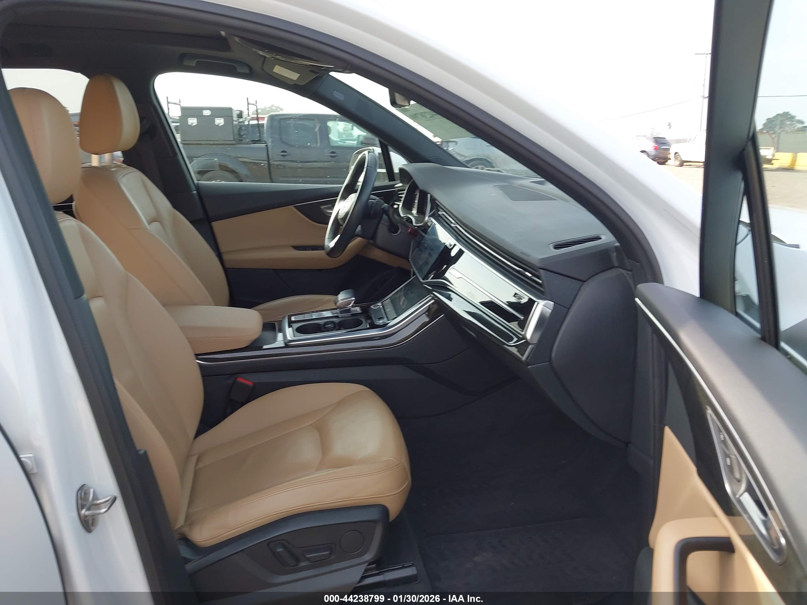 AUDI Q7 image 5
