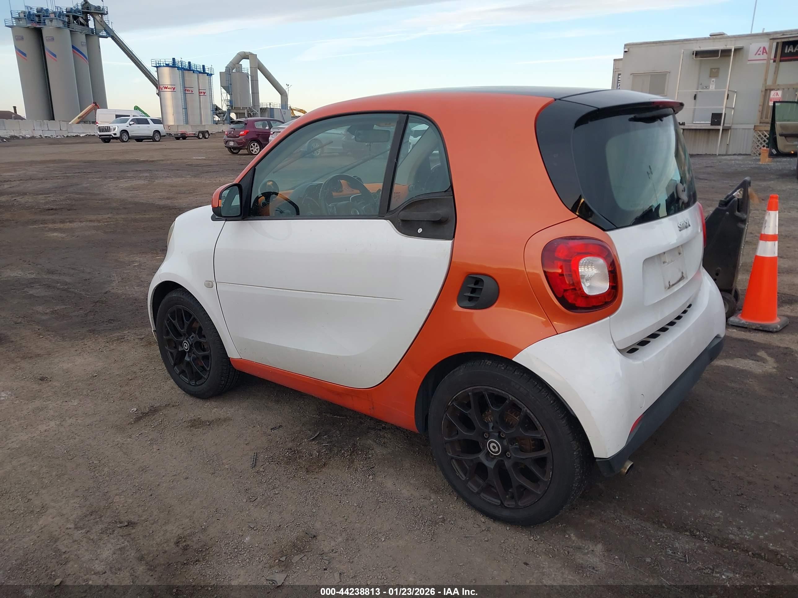 SMART FORTWO image 3